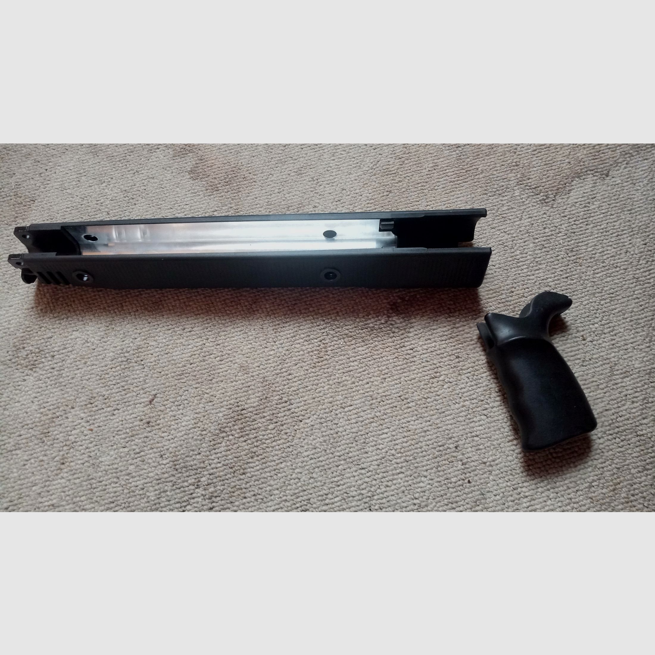 Moderner AC Unity G3 Trapezhandschutz  & Pistolengriff in Schwarz  - Aftermarket Wide Handguard