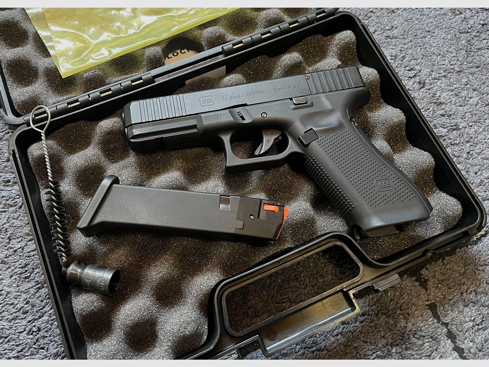 Glock Schreckschuss Pistole 17 Gen5 9mm PAK - Neuwertig