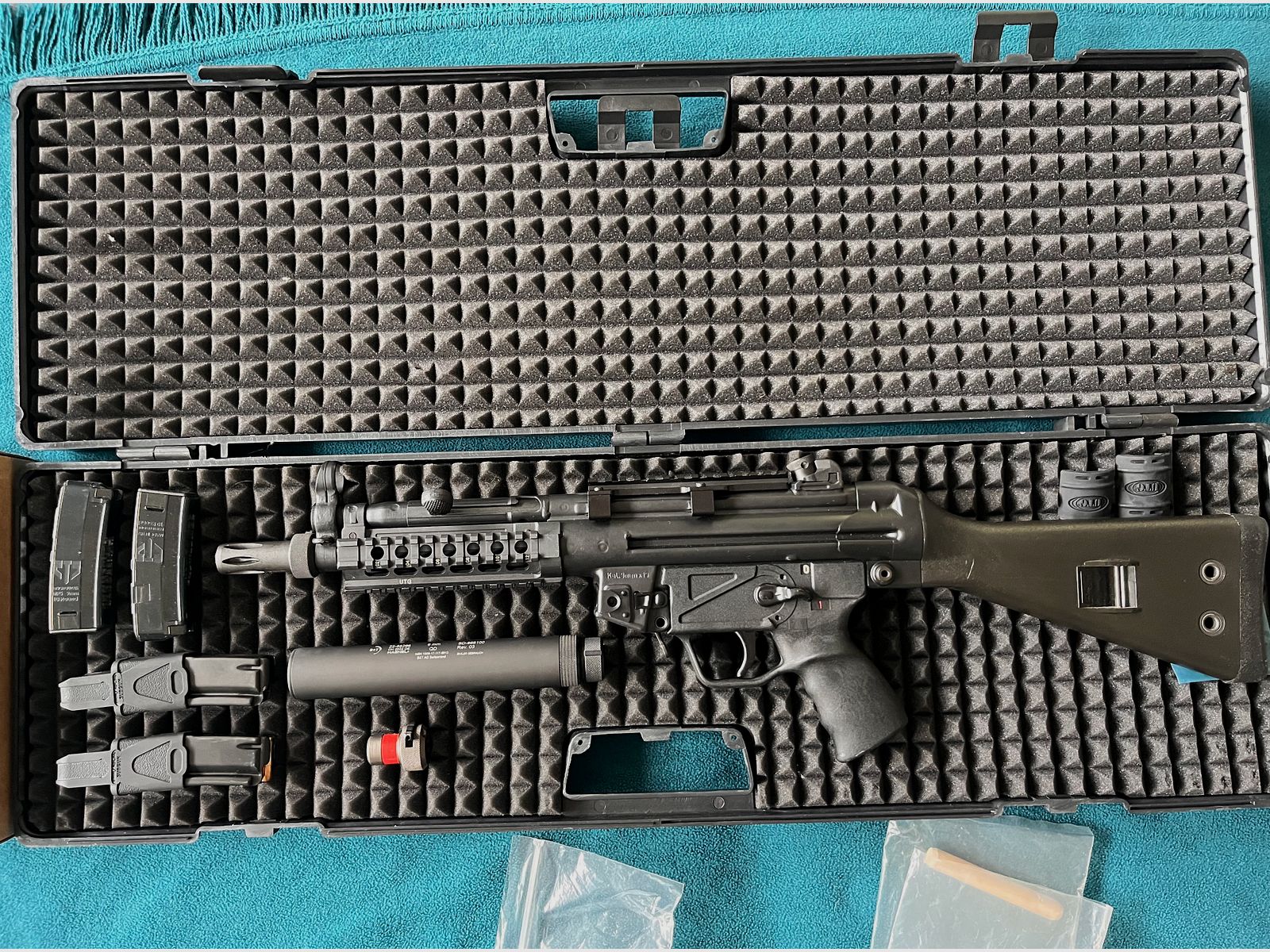 MKE T94 MP5/SP5 carabine avec silencieux QD B&T et accessoires