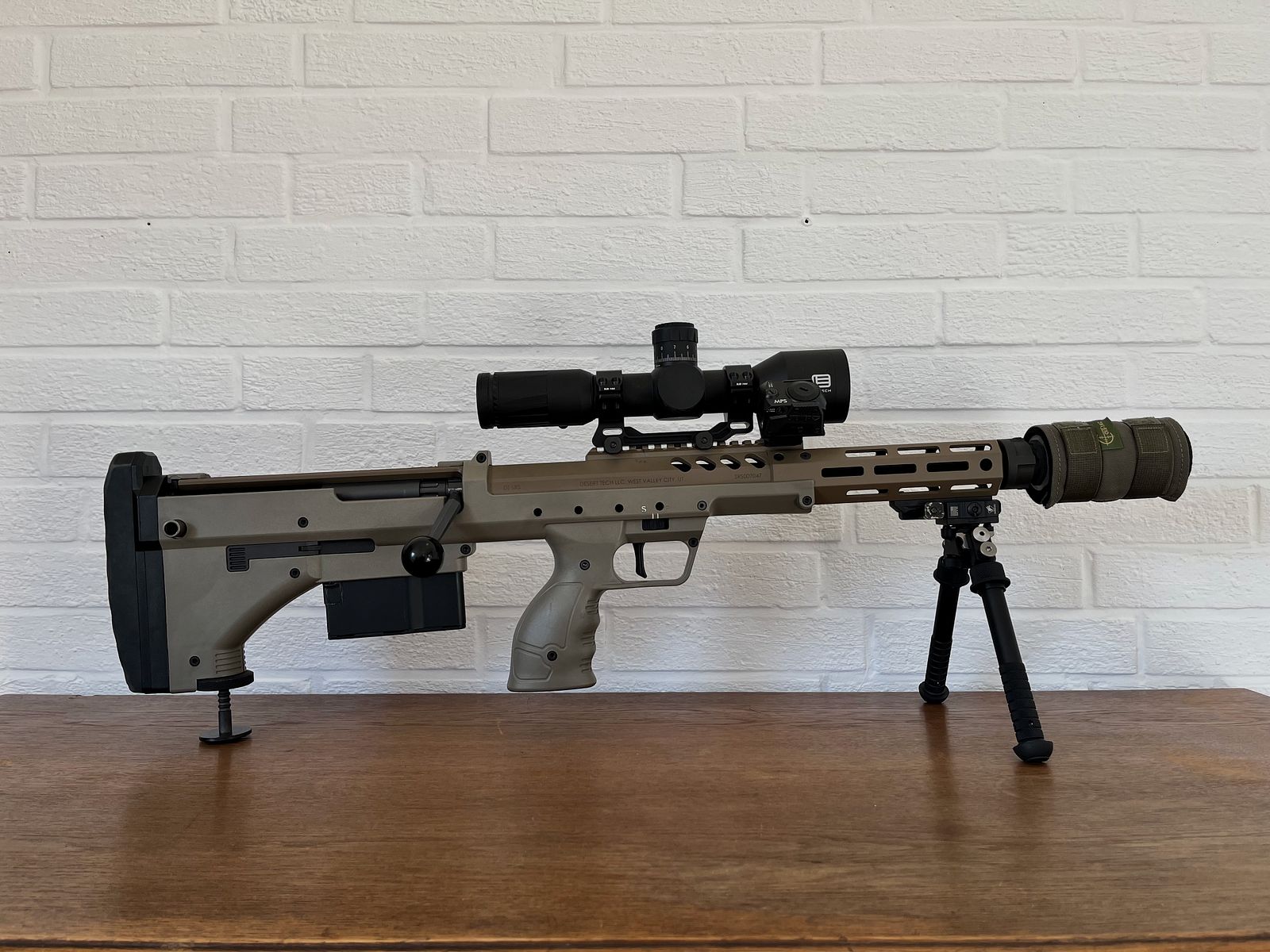 DESERT TECH SRS A2 (Covert) .308 Win + verwisselsysteem 6,5 mm Creedmoor + EoTech Vudu