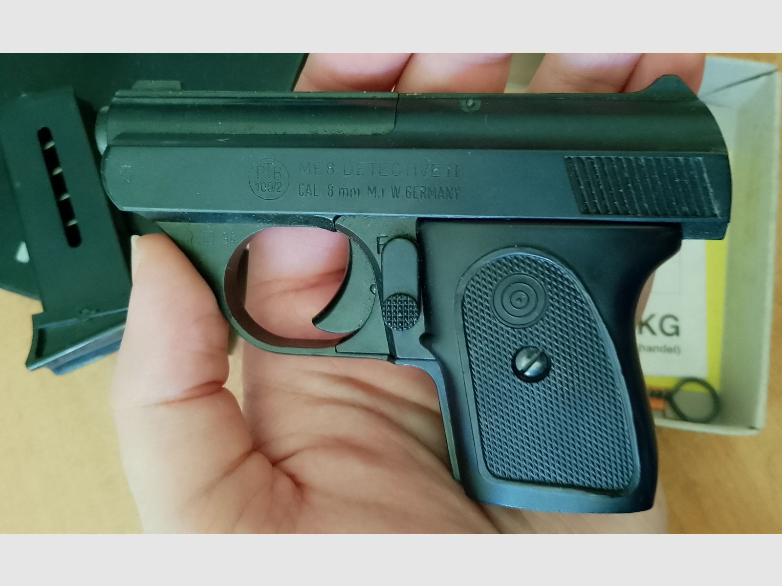 Seltene ME 8 Detective 8mm Knall im PTB 100/2 mit Verpackung!