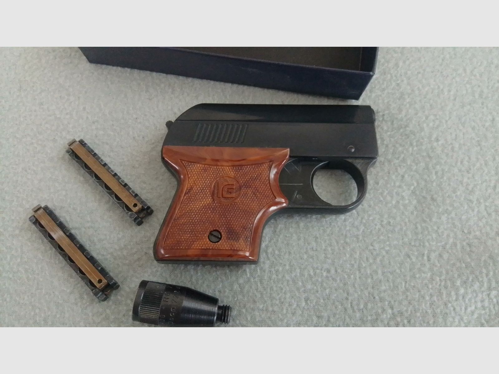 Röhm RG 3 Schreckschuss Pistole Kal. 6mm Flobert PTB 33 Taschenpistole Startpistole RG3