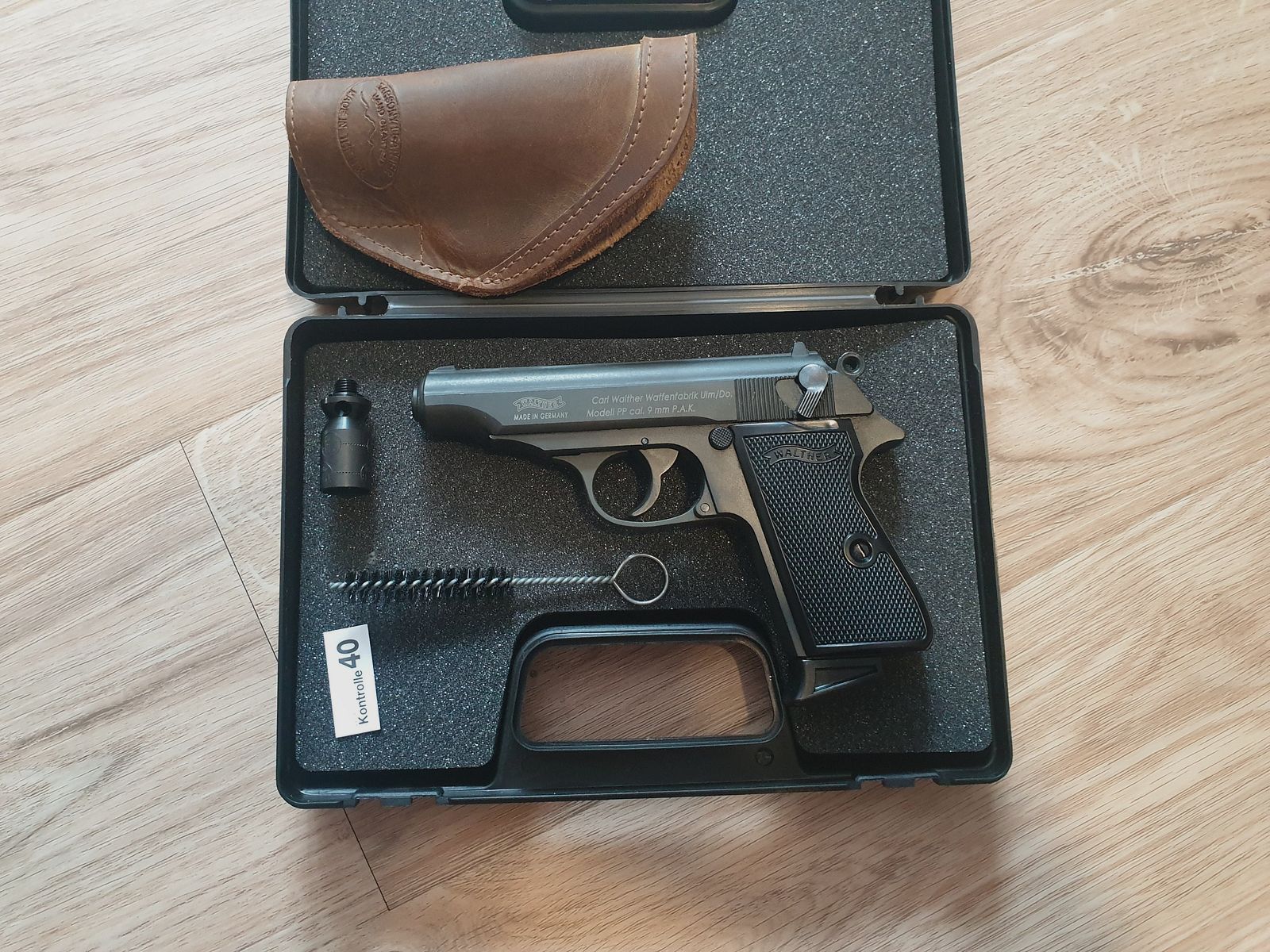 Walther PP blank firing pistol 9 mm P.A.K. plus holster, image 1 of 6