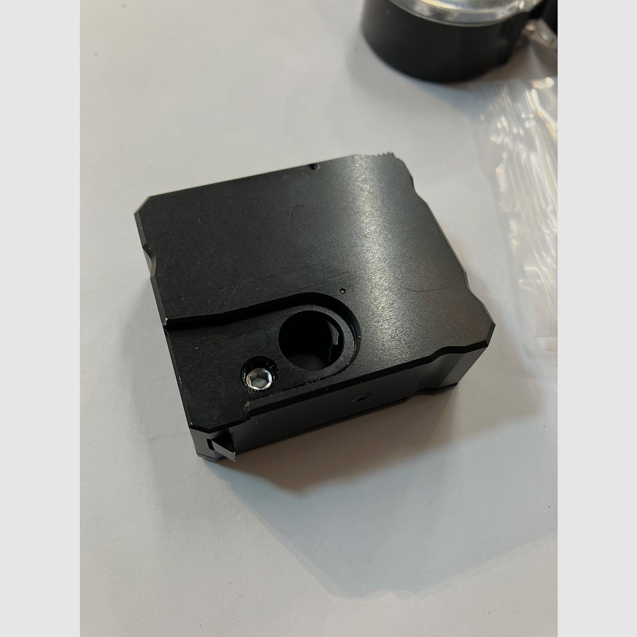 HP Max MK2 mit Schalldämpfer, Sig Romeo5 Rotpunktvisier und Zubehör