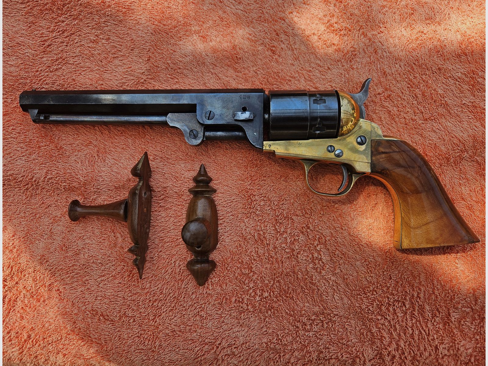 Neumann-Umbau auf 9 mm Schreckschuss Colt 1851 Navy