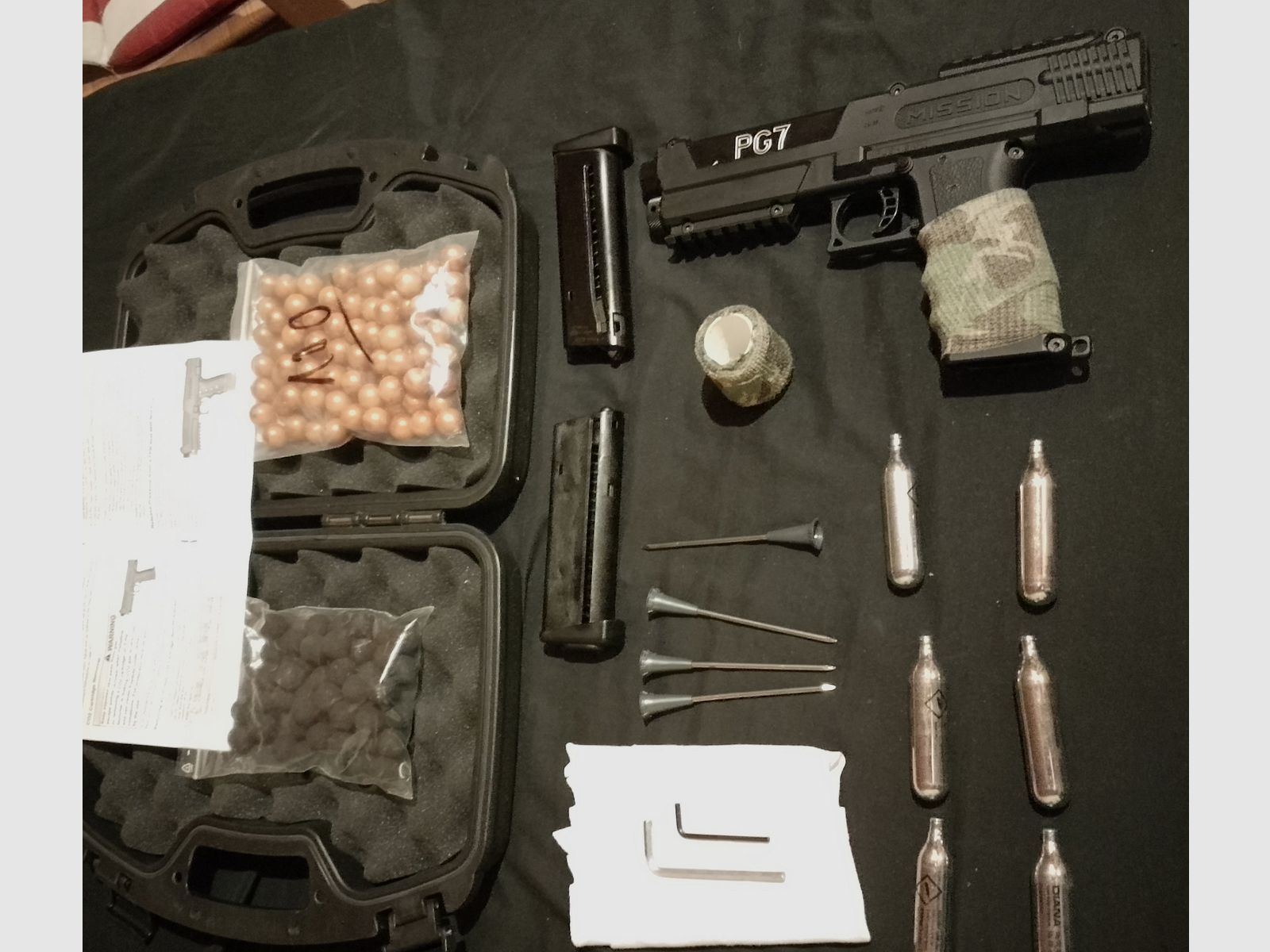 Ähnlich Tippmann Tipx Pg7 Mission Markierer .68 Zubehör Tuning  Paintballs Cal 68 Set 2 Magazine co2 Koffer Nagelgeschosse Rubberballs 