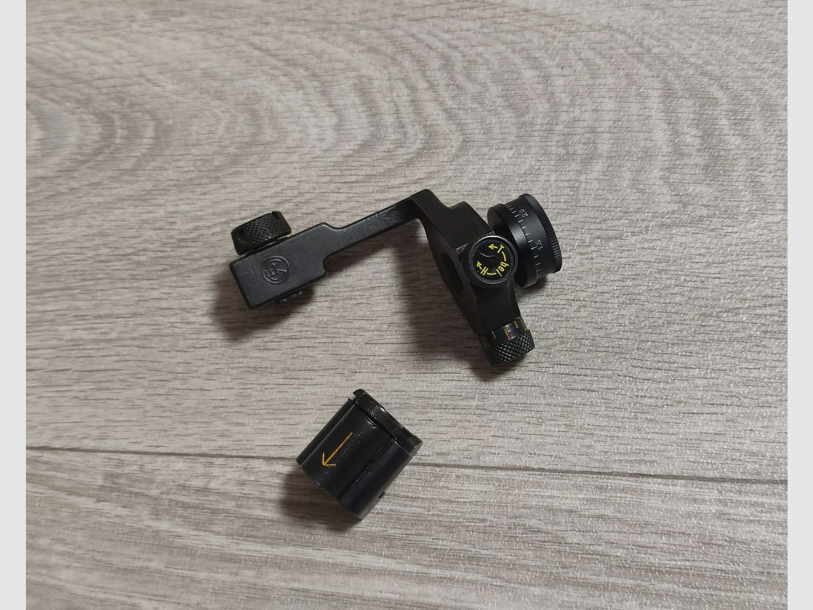 W&F Diopter mit verstellbarer Irisblende inkl. Korntunnel für Schweizer K31