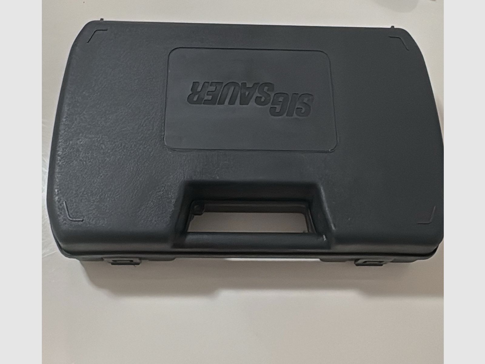 SIG Sauer P320 Schreckschuss 9mm P.A.K. – Kamuflaż – w zestawie z magazynkiem – PTB