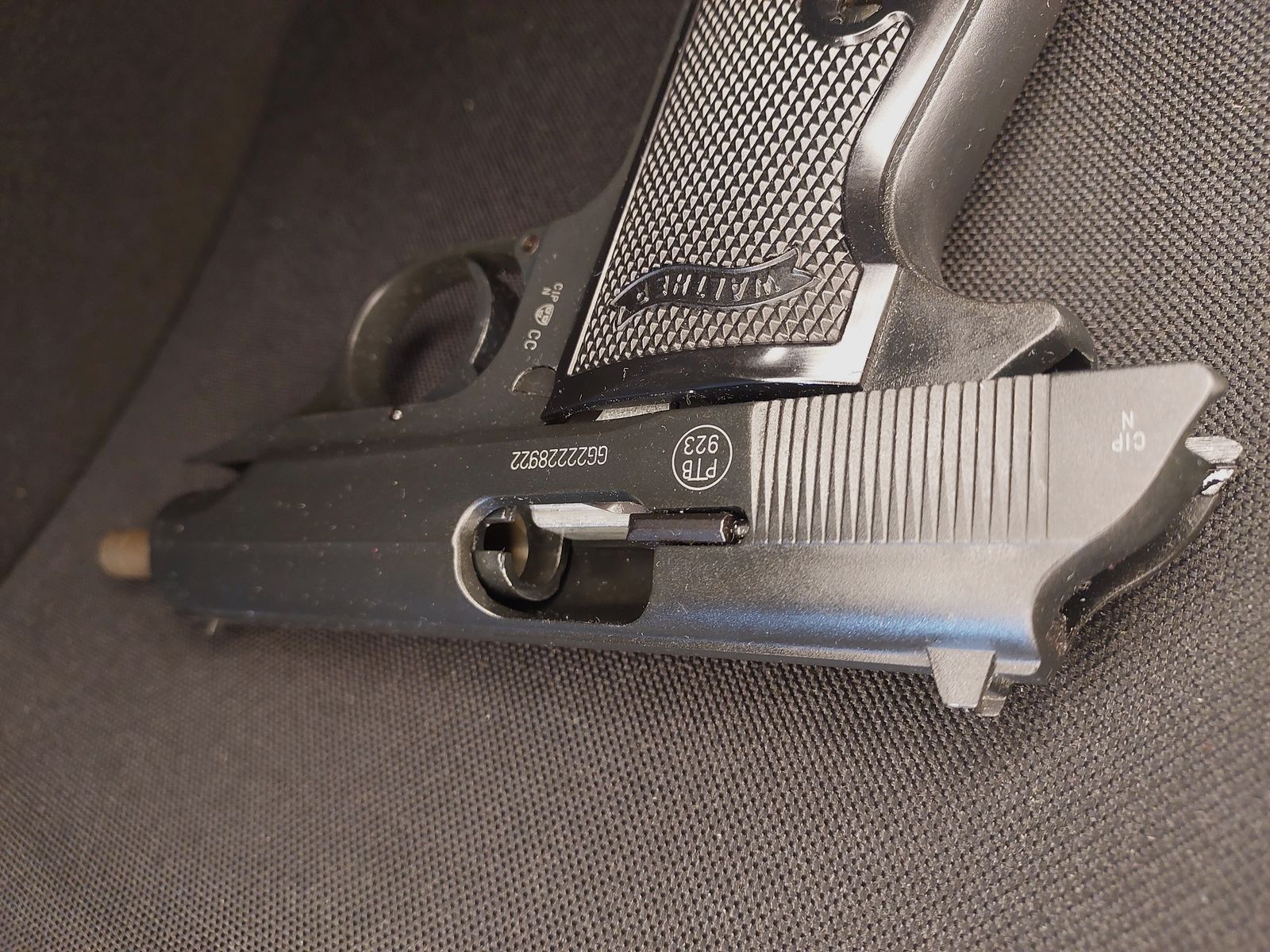 Walther PP Schreckschuss Pistole Kal. 9mm P.A.K. schwarz brüniert (PTB 923)