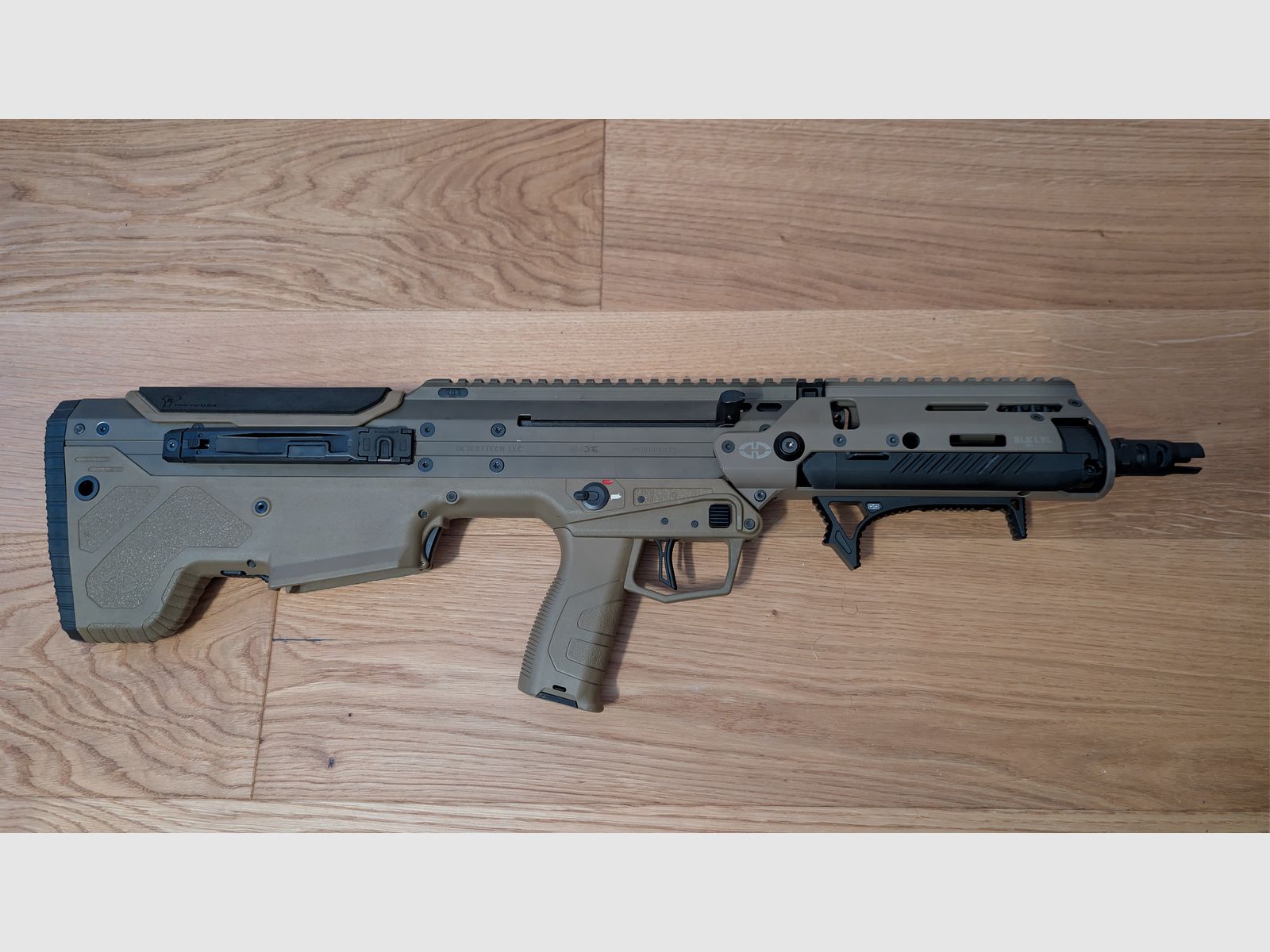 Desert Tech MDRX with BLK LBL Mantis and Jard trigger