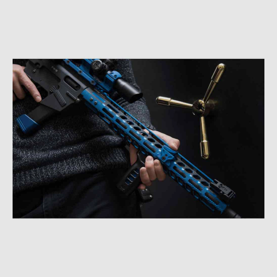 UTG PRO AR15 ALTRA SLIM FREE FLOATING HANDGUARD M-LOK 15” BLUE BLACK DUOTONE