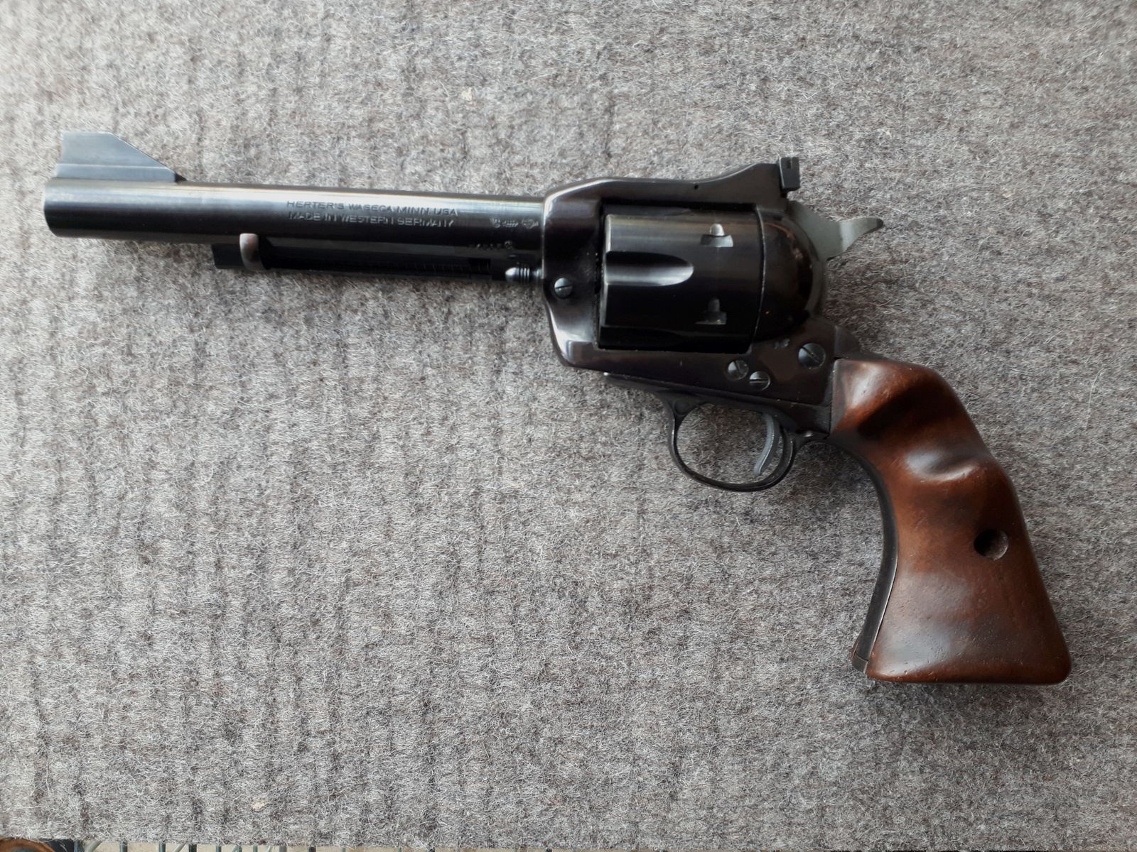 SAA Rewolwer w całości stalowy w kalibrze .357 Mag.