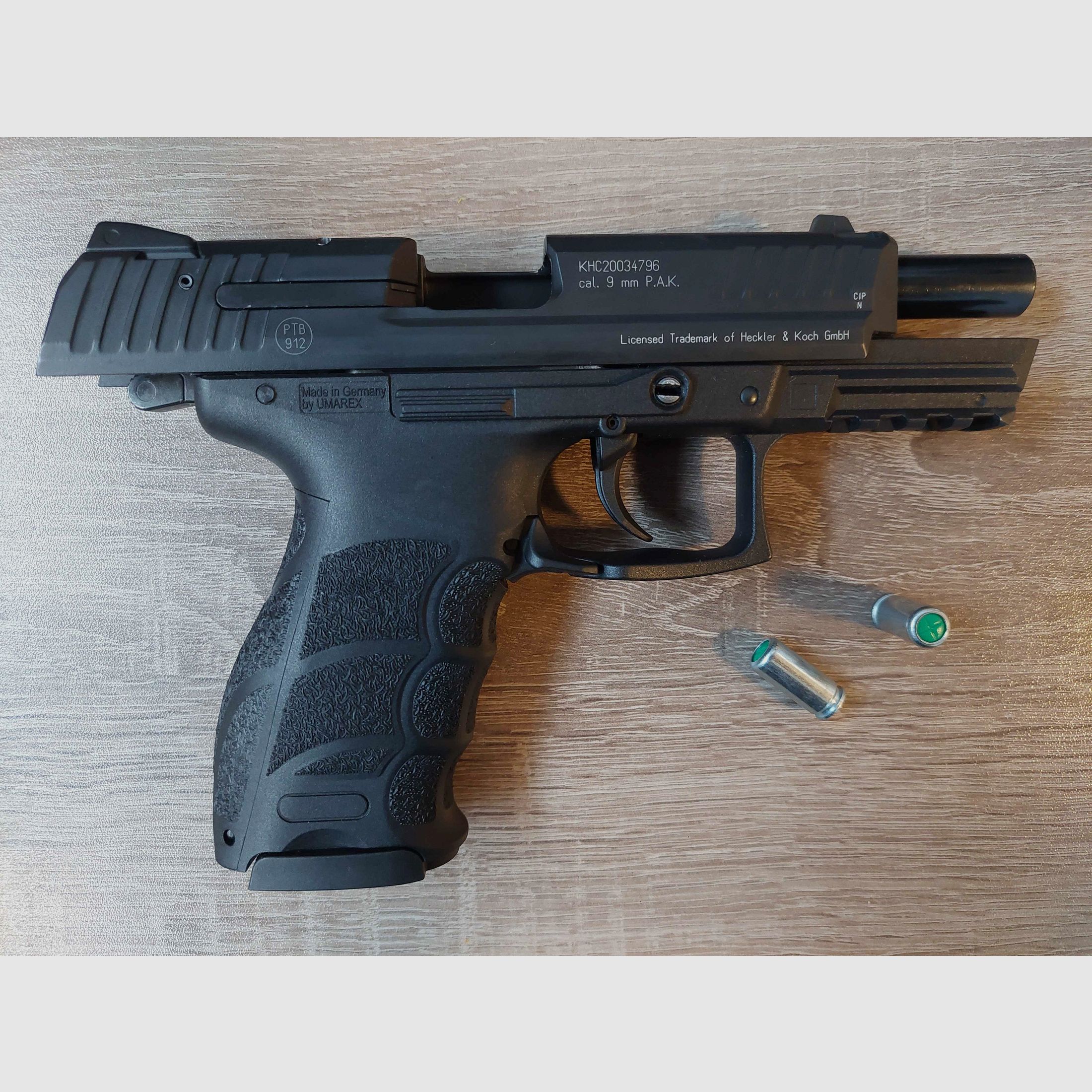 Heckler & Koch P30 +/ Extra Magazin | 9mm P.A.K.