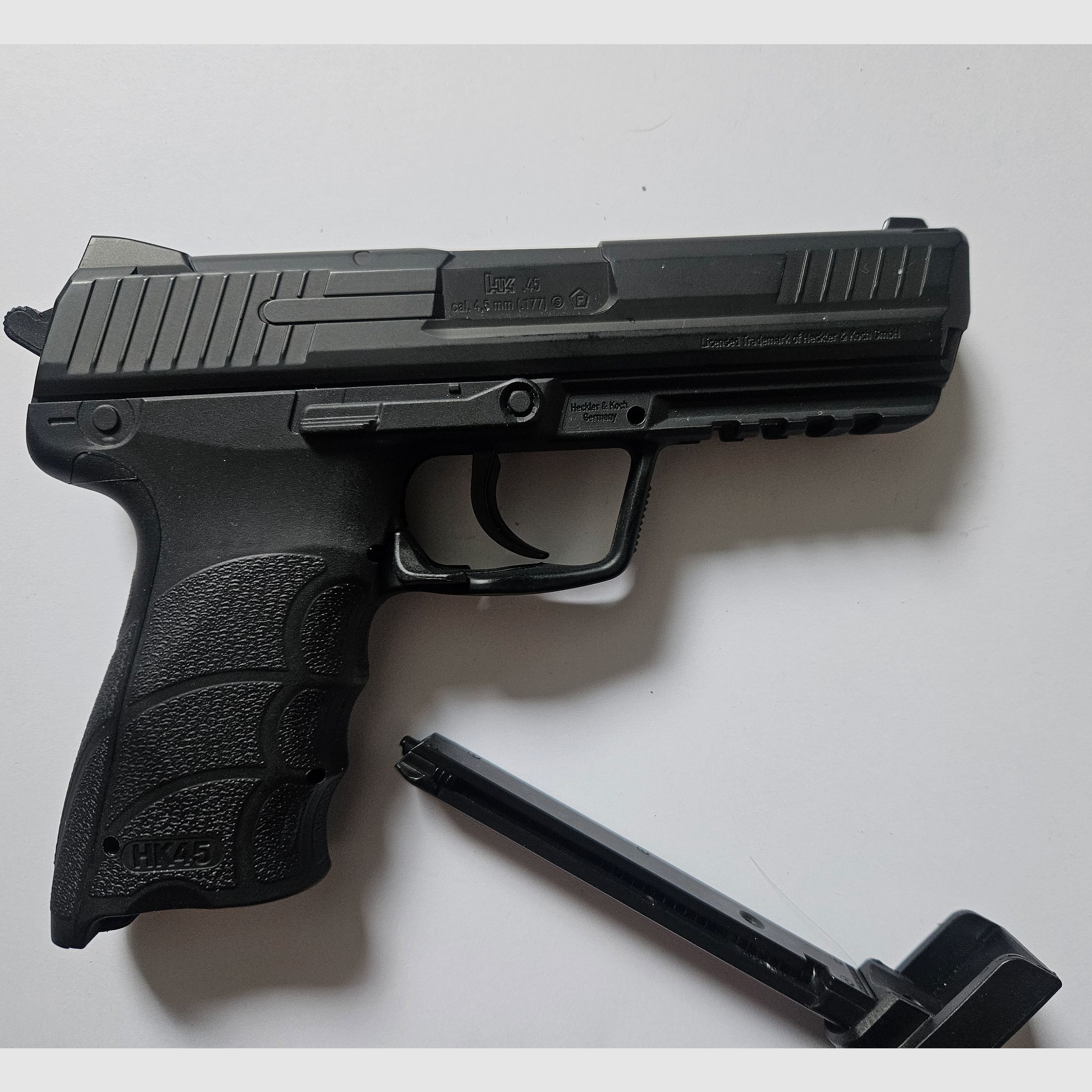 Heckler & Koch HK45 pistola Co2 4,5 mm pallini in acciaio