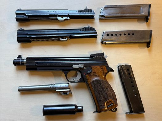 SIG P210-2 mit Wechselsystemen Nummerngleich