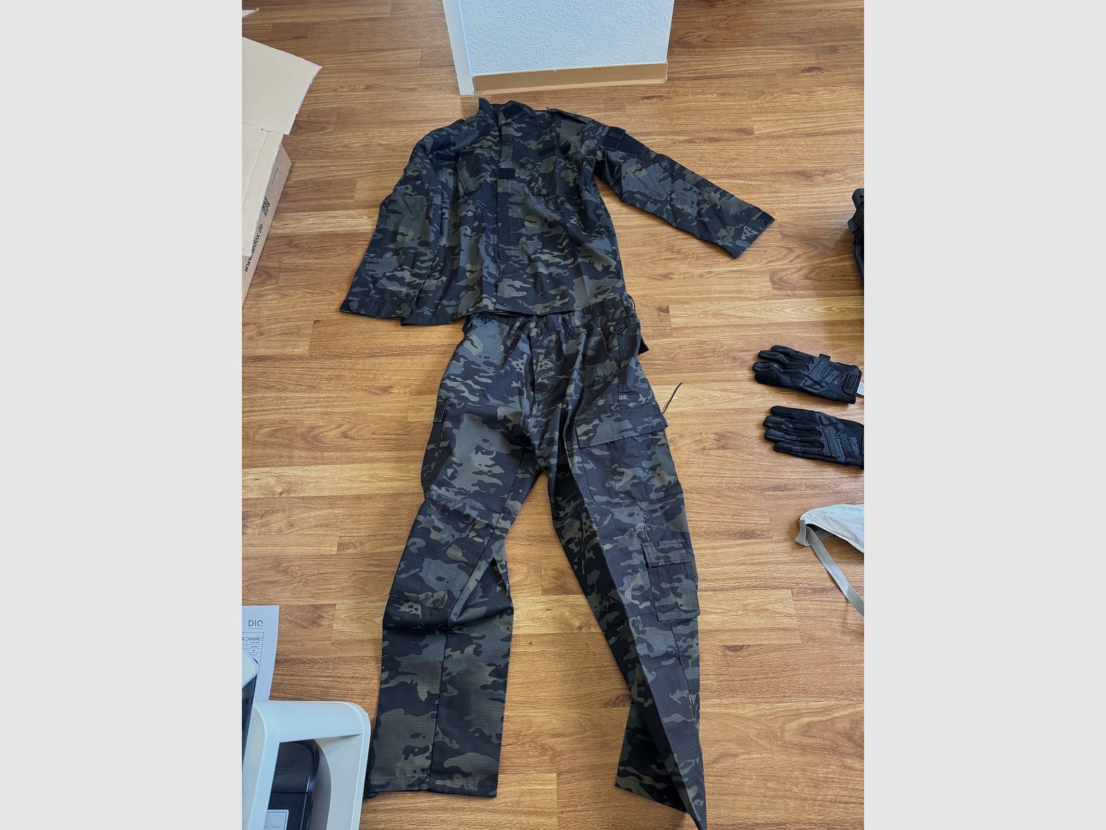 Set complet Paintball NEUF & jamais utilisé – Tippmann FT-12, masque Proto, tenue camo (XXL), Mechanix L & accessoires Prix négociable, image 7 sur 12