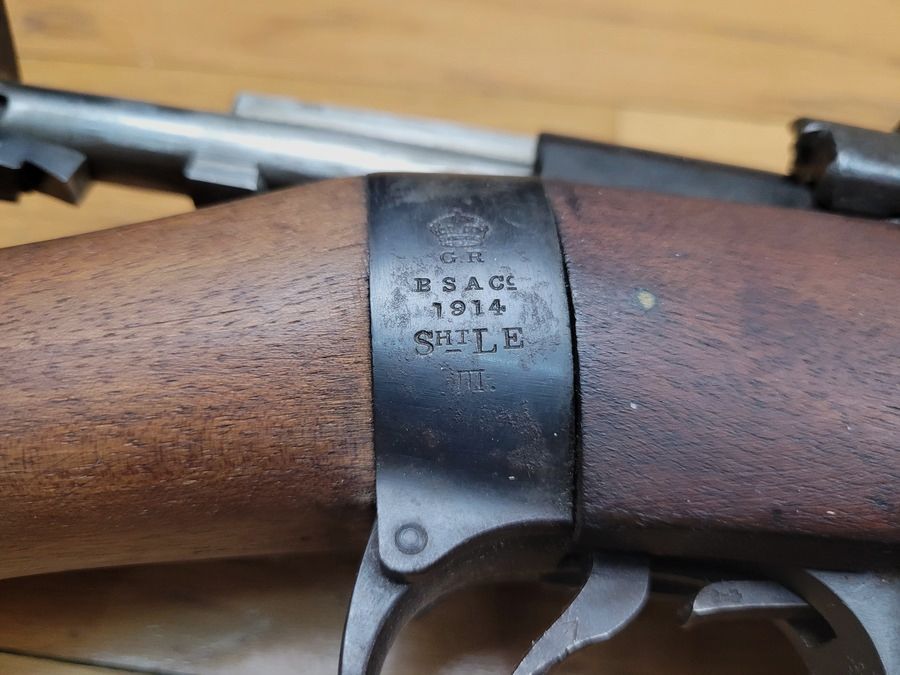 Seltenes englisches Gewehr Lee Enfield MKIII (UND NICHT MKIII(*) !) – Cut-off UND Volleyvisier – SEHR seltene Herstellung B.S.A 1914 ! Originalkaliber 303 Brit. – vollständig einheitlich nummeriert – Einheitsscheibe – MUSEUMSZUSTAND !, Bild 1 von 40