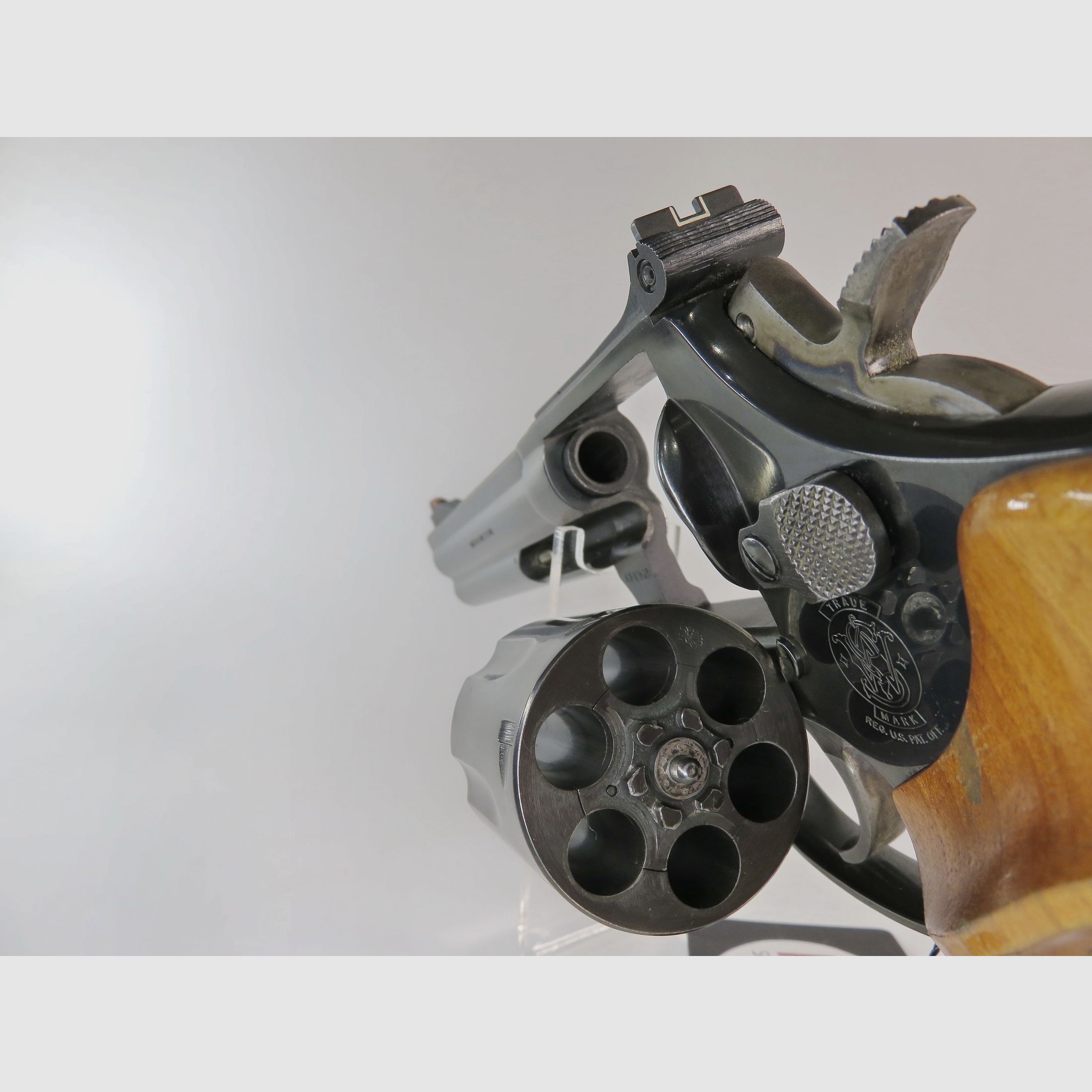 Revólver Smith & Wesson 586-2 | .357 Mag. | 6 pulgadas | pavonado | empuñadura Nill