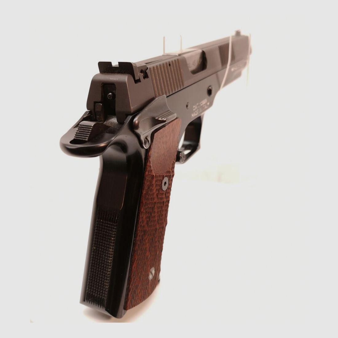 Pardini GT 45 - pistola deportiva codiciada con cañón de 5", protección para la mano, disparador ajustable