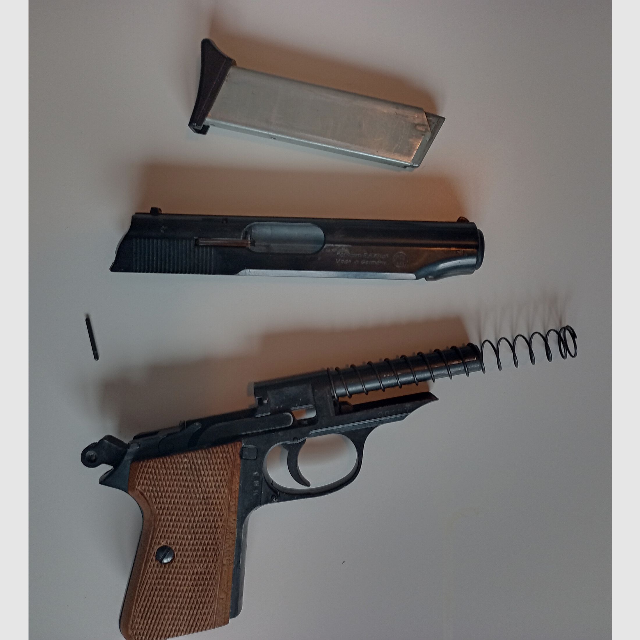 Pistolet d'alarme ME 9 modèle Para