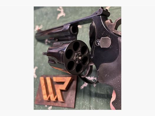 Smith & Wesson 29-10 .44RemMag