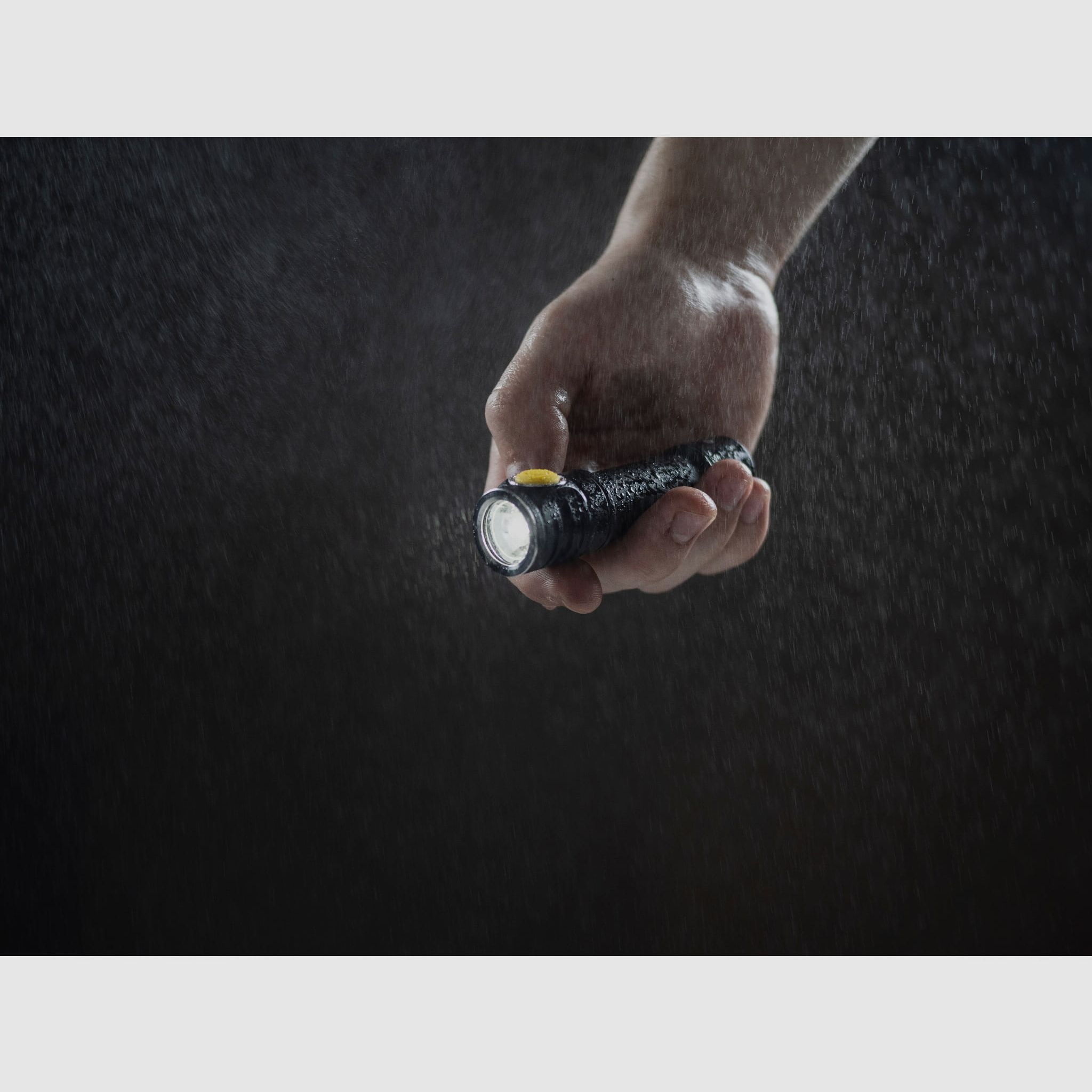 Latarka Armytek Prime C2 Magnet USB Warm, zdjęcie 10 z 13