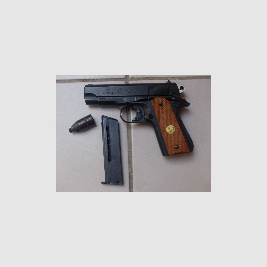RECK COMMANDER (small 1911) Cal. 8mm k West Germany with magazine, blank firing adapter A, wooden grip panel