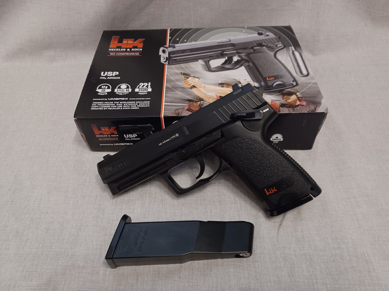 Heckler & Koch USP / 4.5 mm BB / CO2 / pistol / original packaging (7)