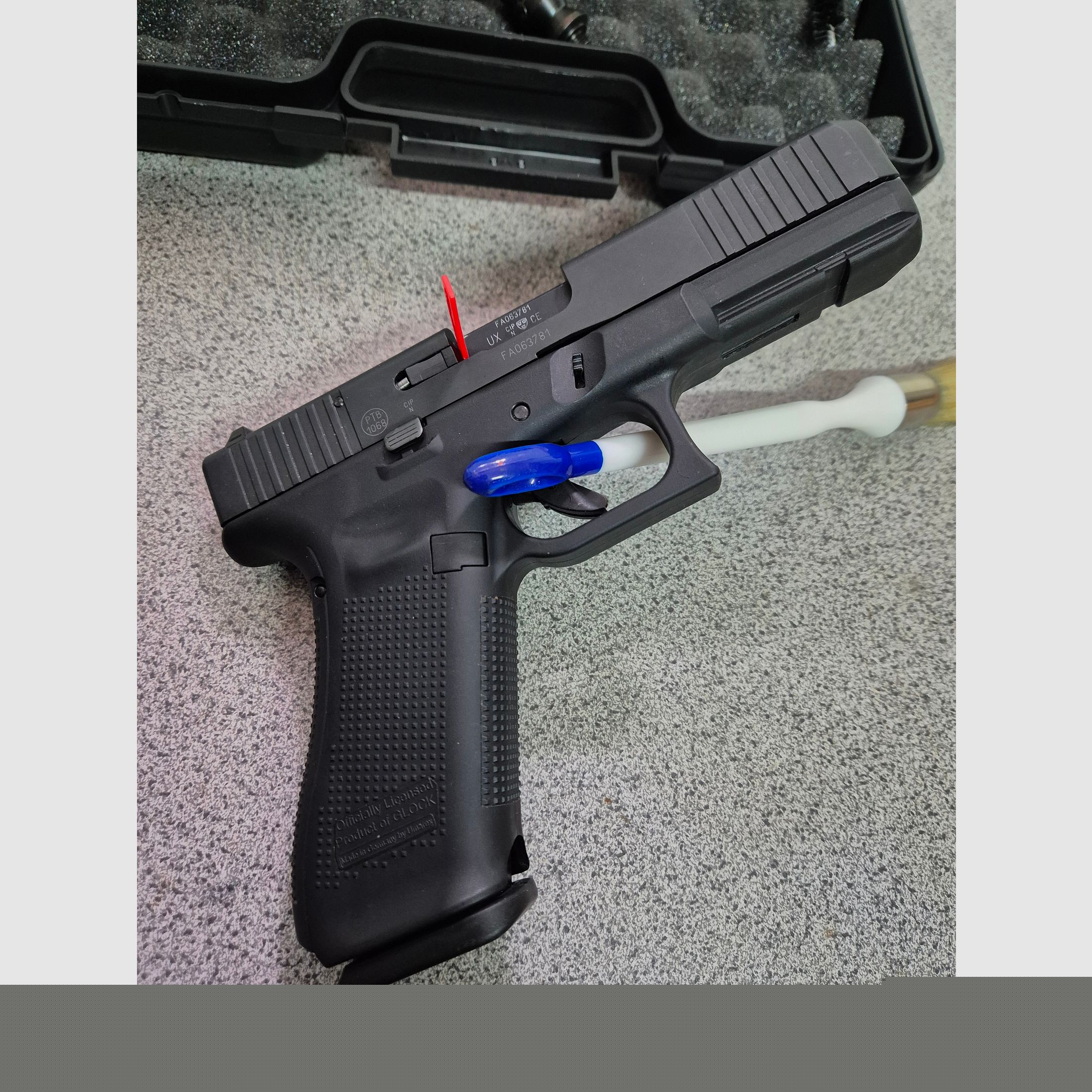 Glock17     PAK 