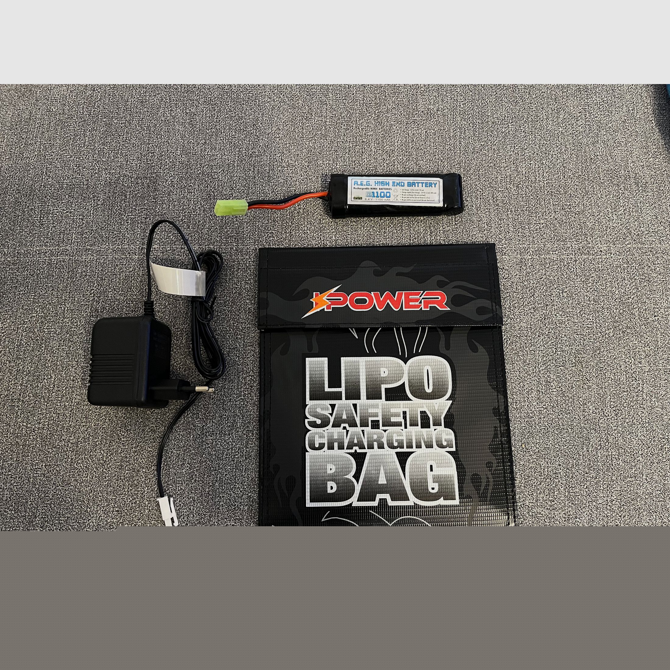 FN SCAR L S-AEG - Set completo - 1,3 julios, 6 cargadores, punto rojo y maletín! A partir de 18 años