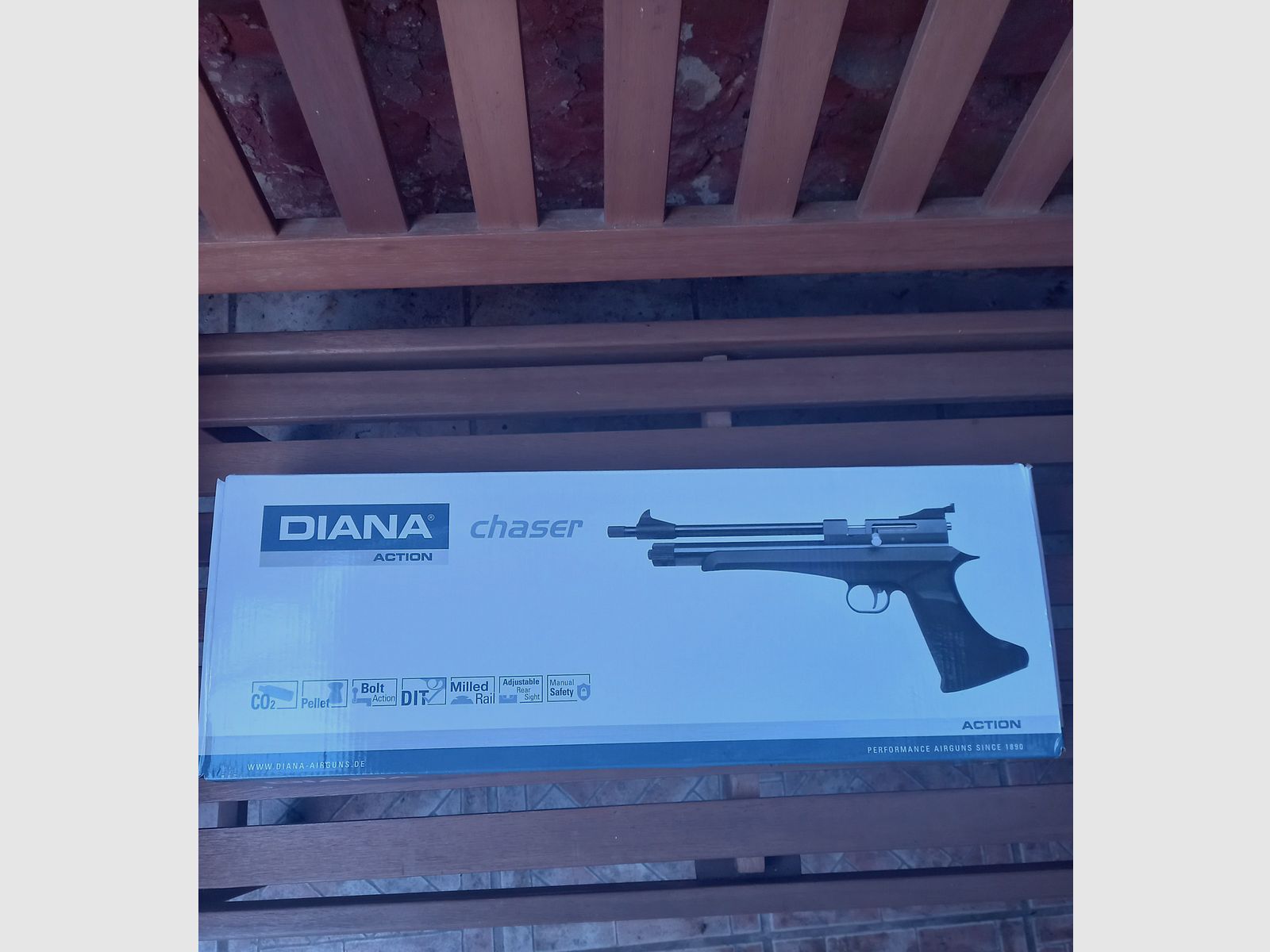 Pistolet Co2 "Diana Chaser" cal. 5,5mm Diabolo en boîte avec étui., image 3 sur 8
