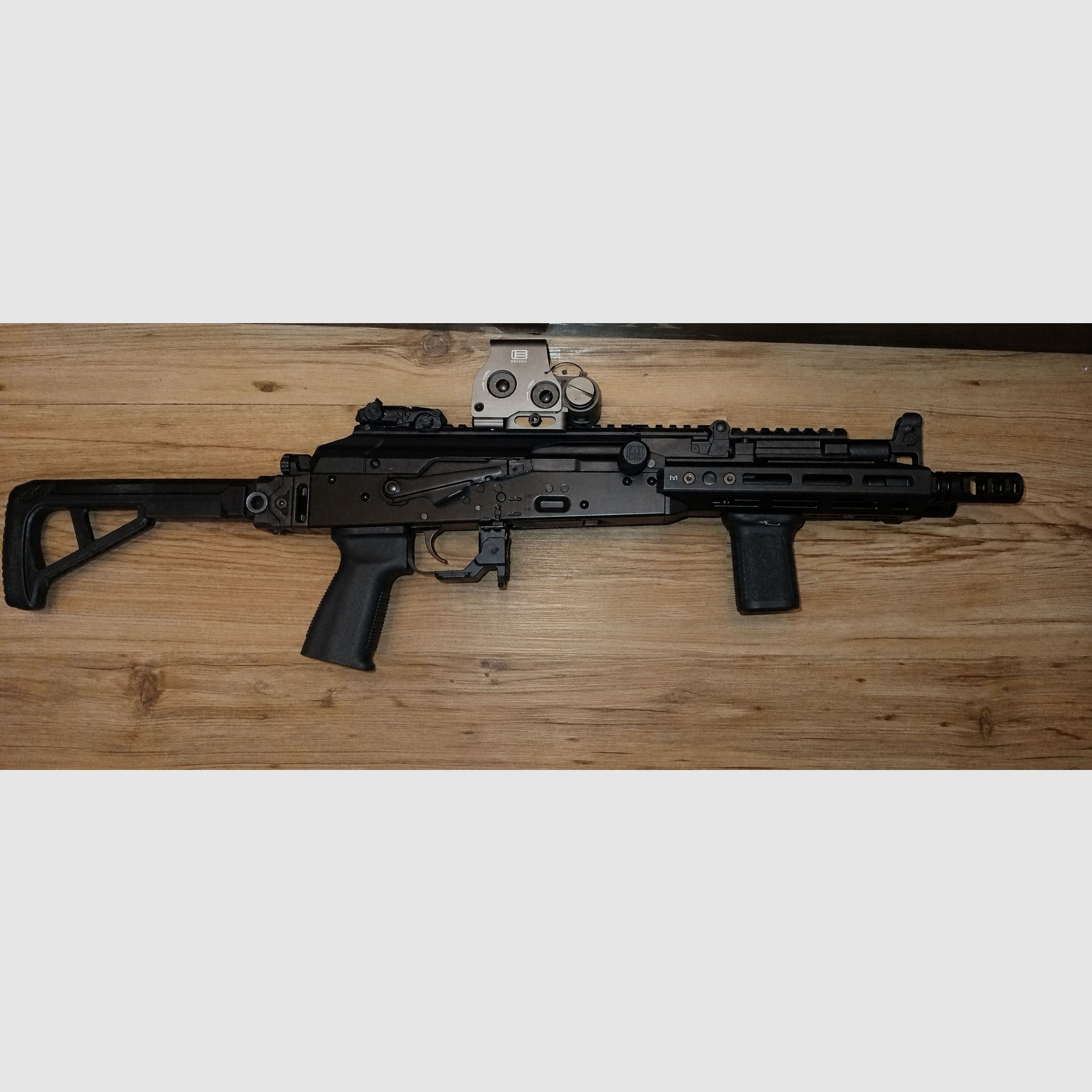 Tokyo Marui AKX / 2x magazine / Reptilia pistol grip / charging handle