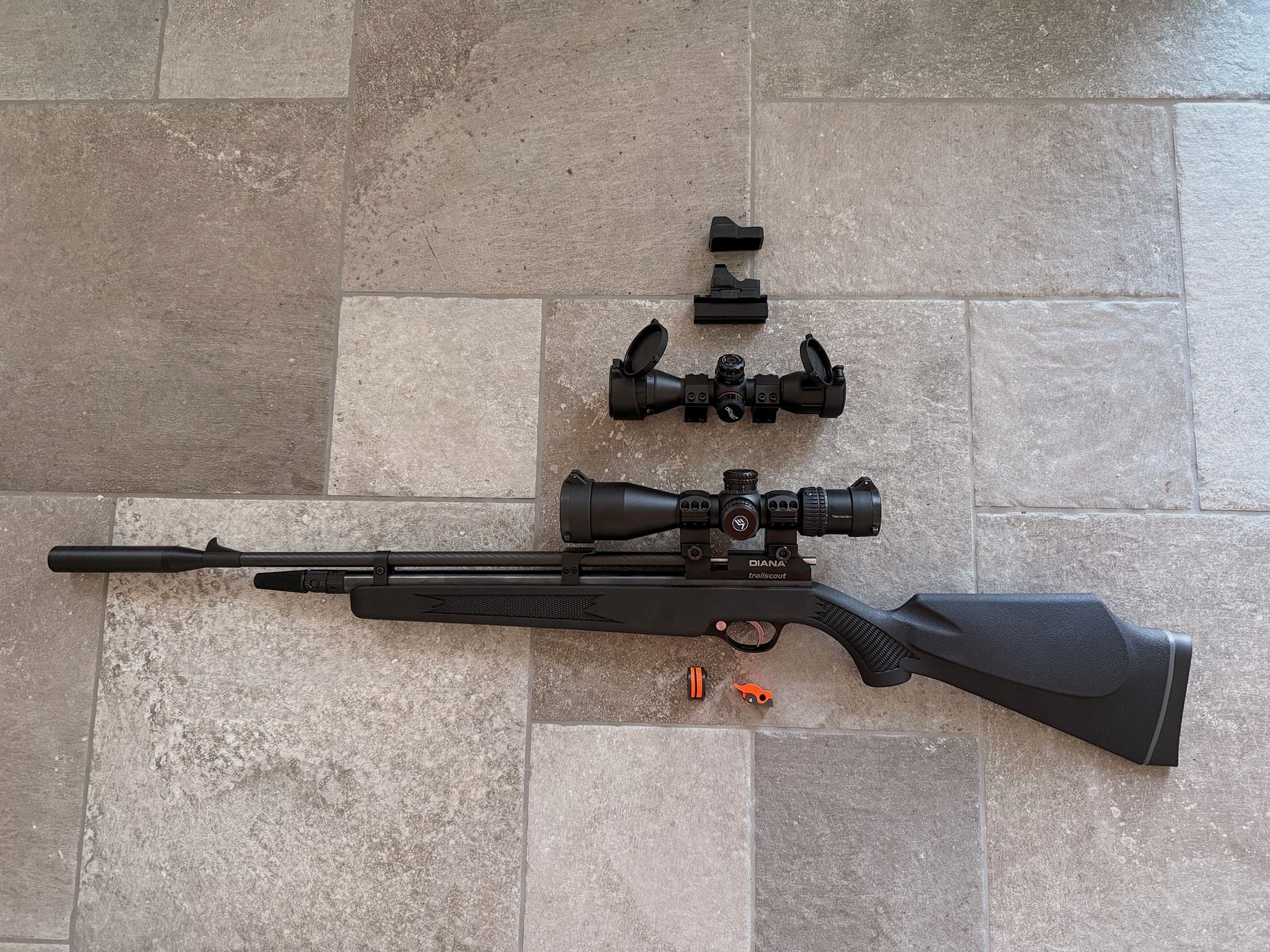 Diana Trailscout mit variablem Zubehör