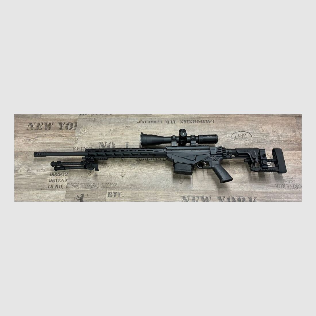 Ruger Precision Rifle w tym lunetę i dwójnóg