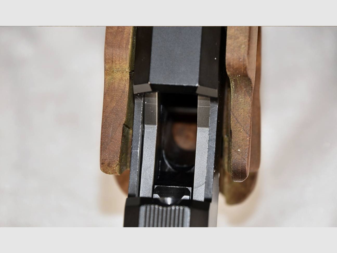 Walther SSP .22 lr. – TOP condition, second magazine, barrel weight & paperwork, image 3 of 10