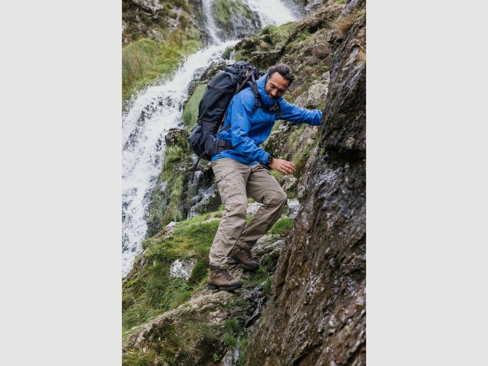 Pantalones FJÄLLRÄVEN Vidda Pro M Regular Verde Oliva Oscuro Negro