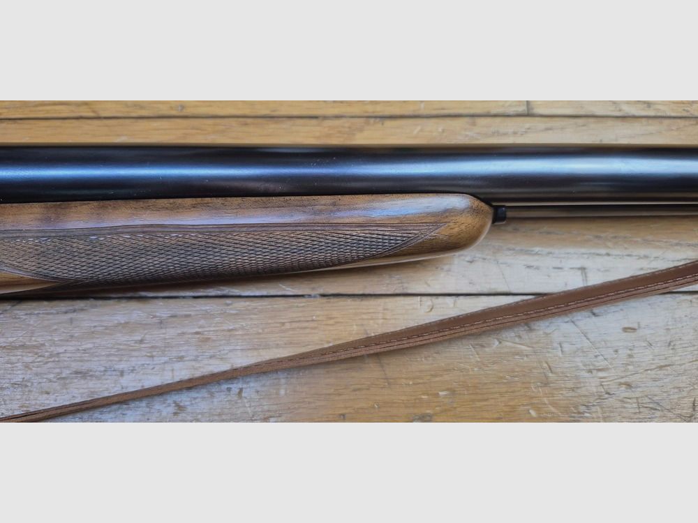 Superbe fusil Robust modèle N°246 – Manufrance Saint-Étienne – Cal. 16/70 – Arme vers 1952/1954 (!) – Jaspage et gravures à 100% – Canon miroir, quasi jamais tiré – Pochette d&rsquo;origine complète (garantie, manuel, certificat d&rsquo;épreuve) – État proche du neuf absolu pour ces 72 ans ! – Pièce quasi muséale – TBE+++, image 11 sur 56