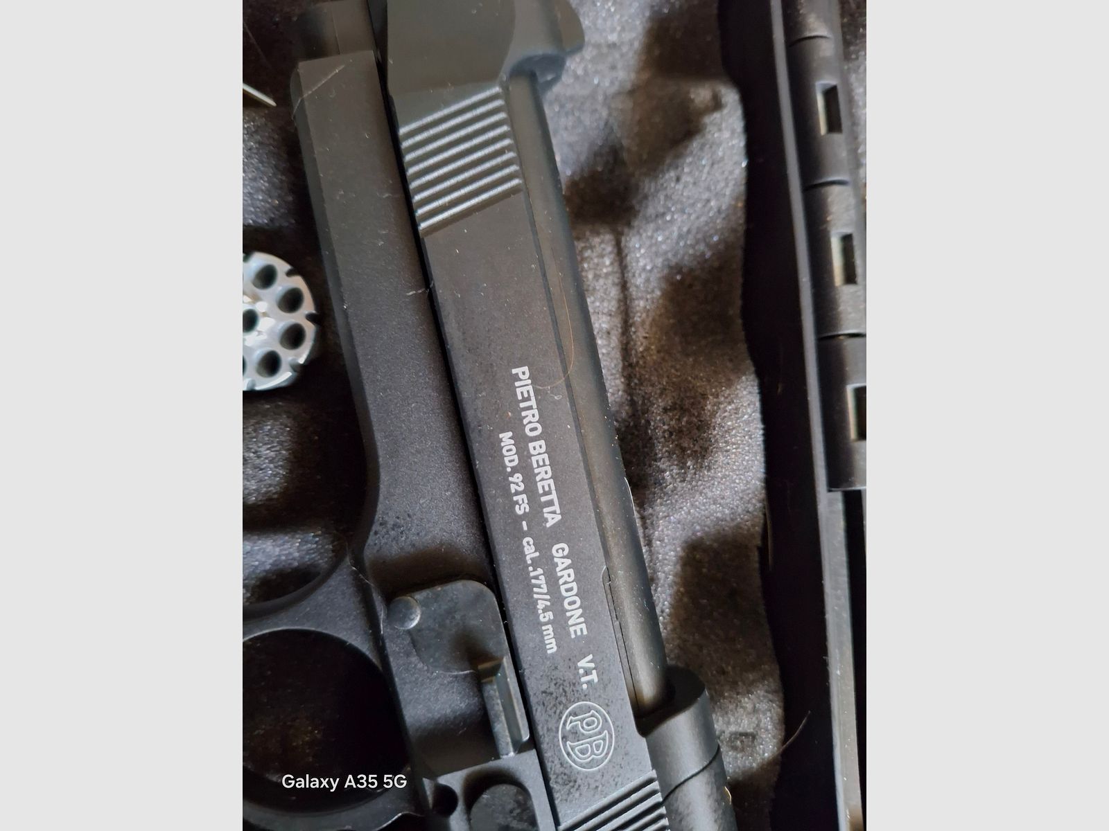BERETTA MOD. 92 FS, CO2 cal. 4.5 with accessories