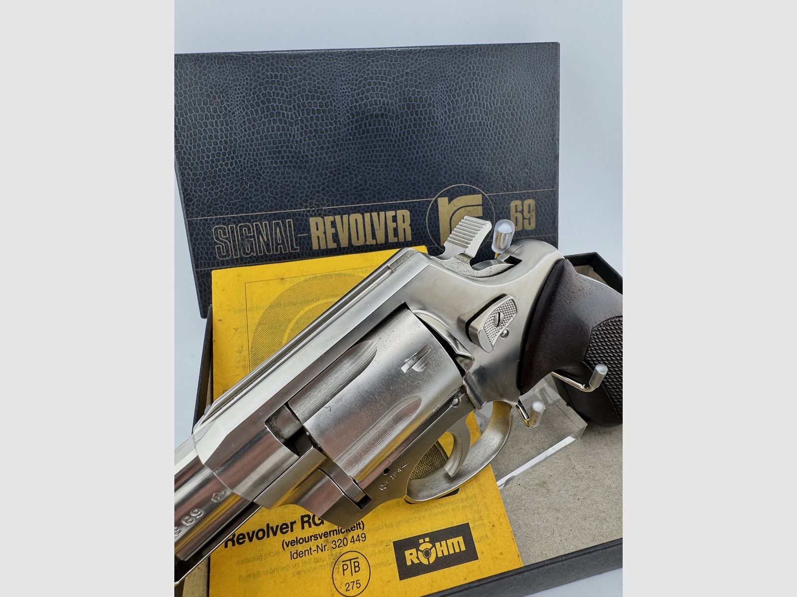 Revólver de alarma Röhm RG 69 niquelado - PTB 275 - Año de prueba: 1985