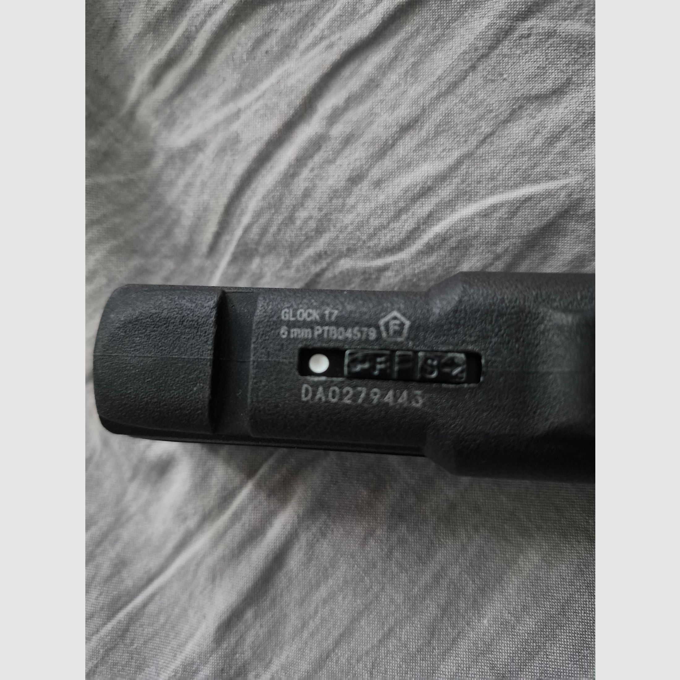 Glock 17 6mm replica