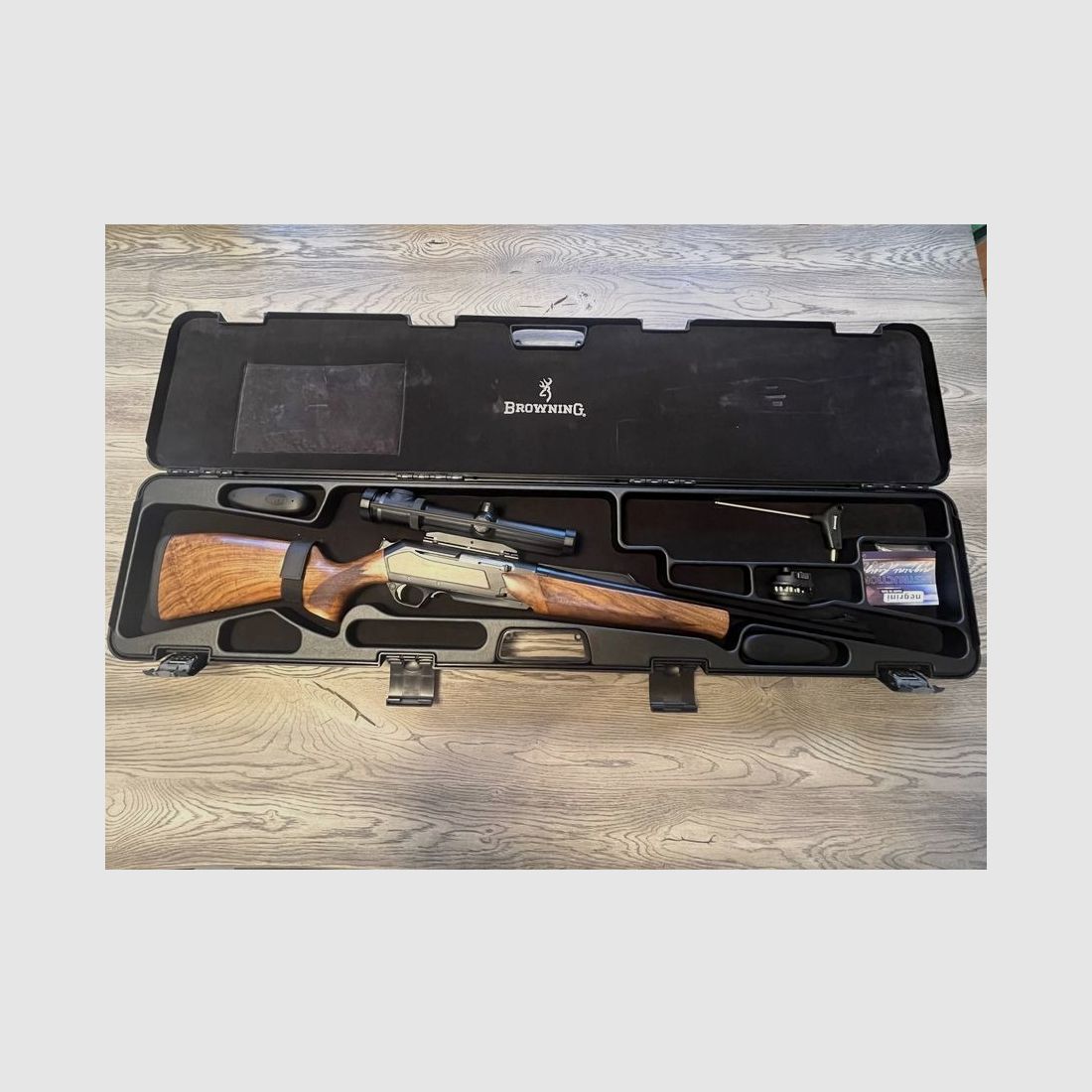 Browning semi-automatic rifle Browning Bar Zenith Wood HC caliber .30-06 with Zeiss Victory V8 M 1.1-8x30