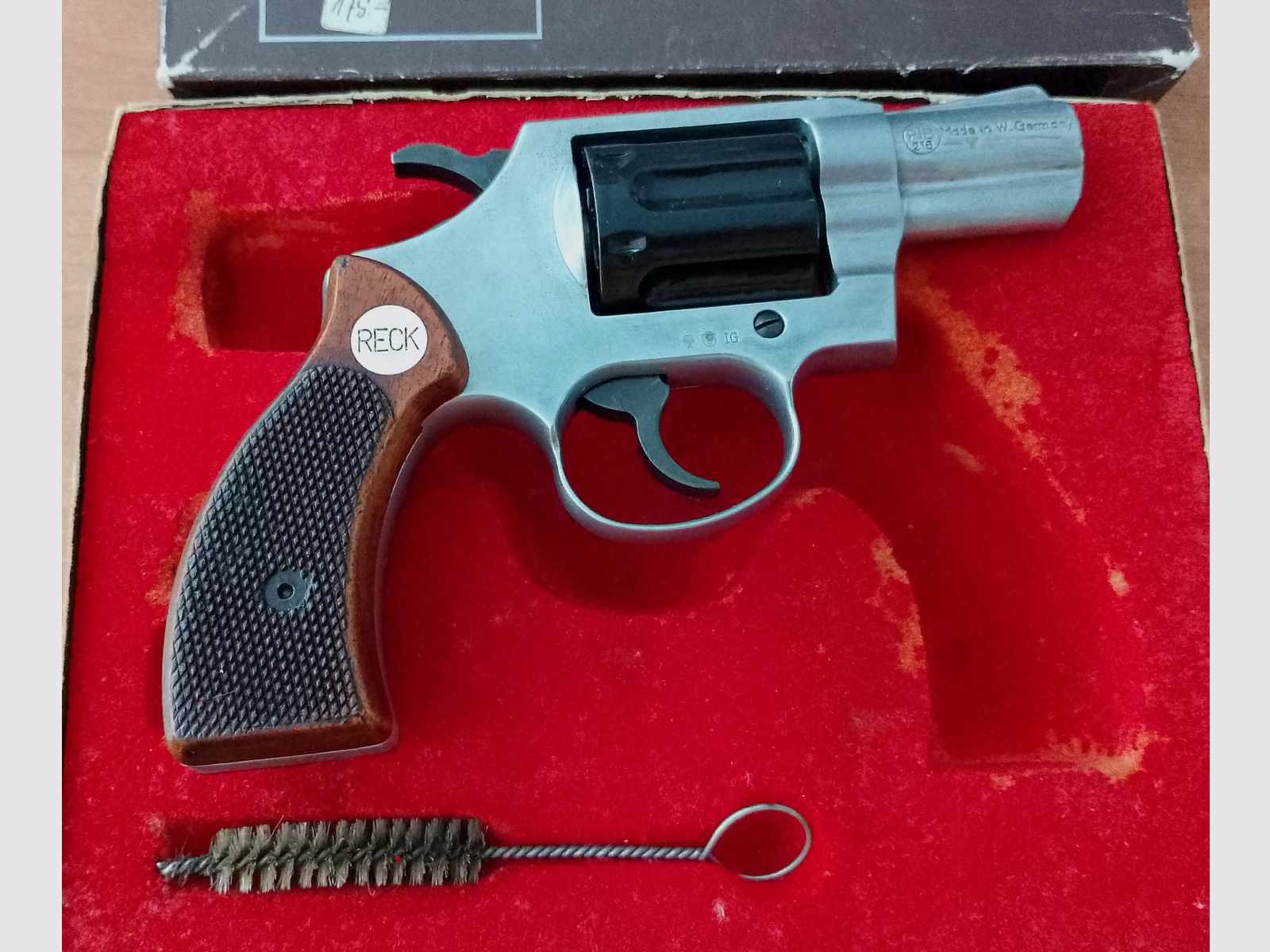 Reck Cobra im Kaliber .380 Knall bzw. 9 mm R.Knall mit Verpackung!