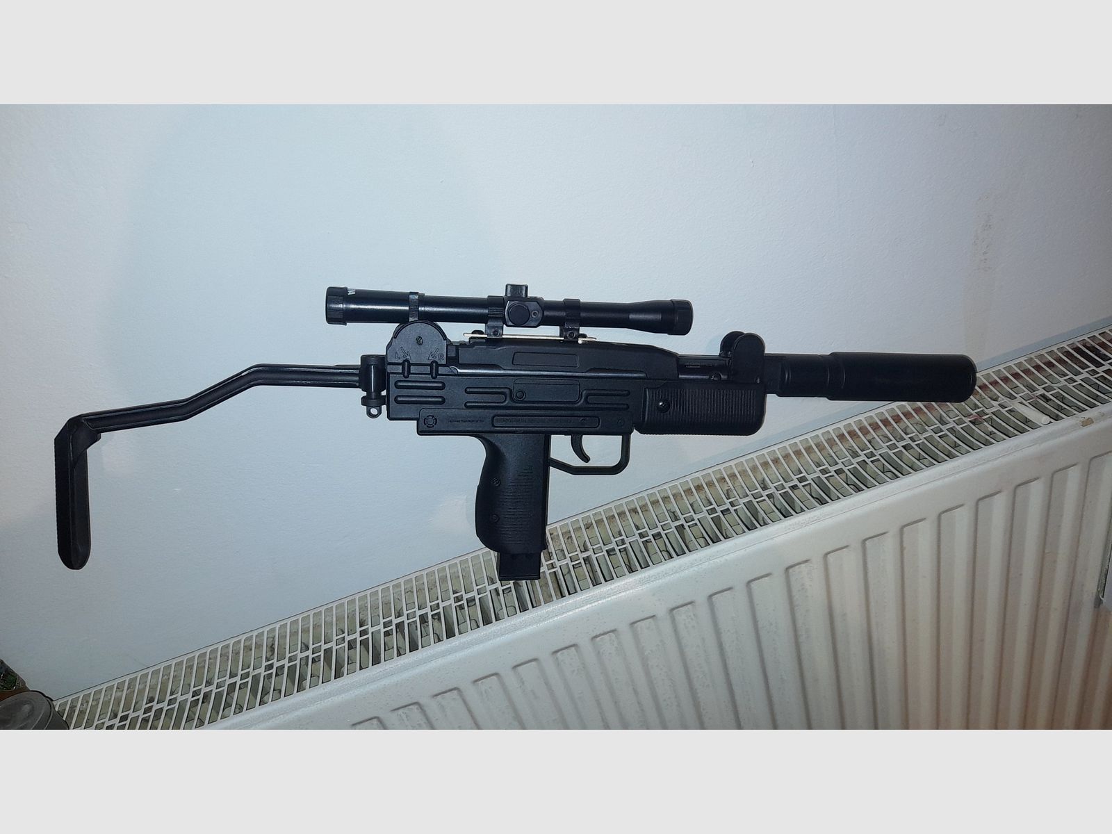 Verkaufe Mini uzi 