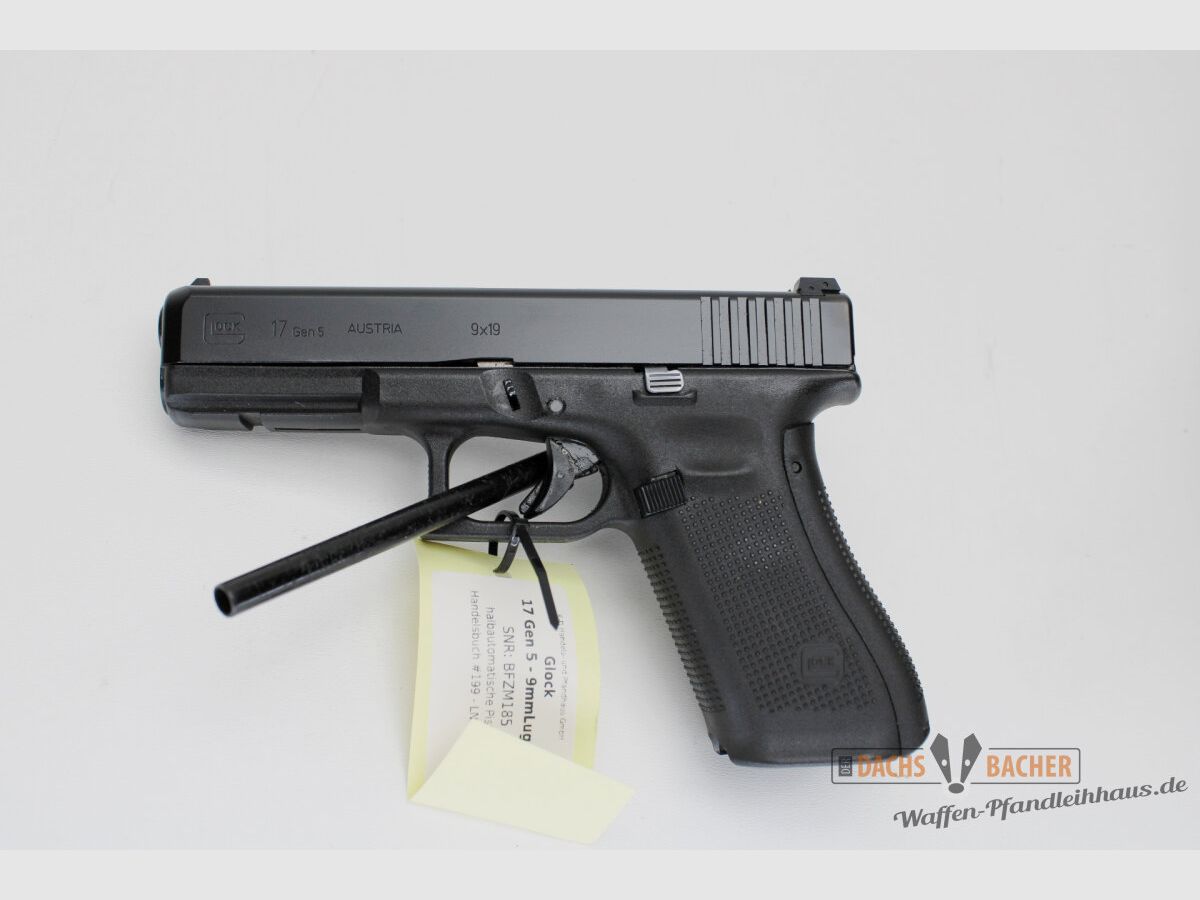 Pistole Glock 17 GEN 5 Kal 9 Para mit 4 Magazinen und Tasche