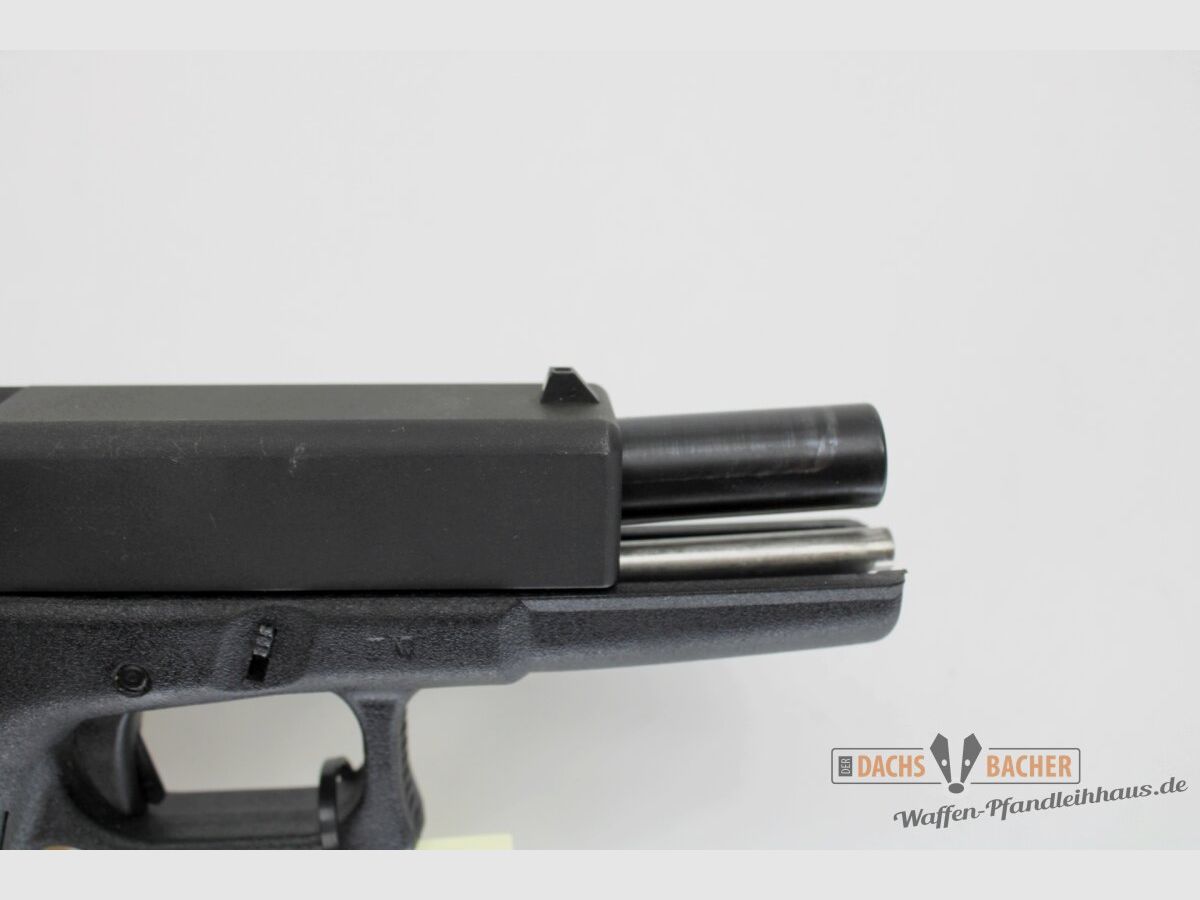 Pistola Glock 17 Cal 9 Para con 4 caricatori, immagine 3 di 3