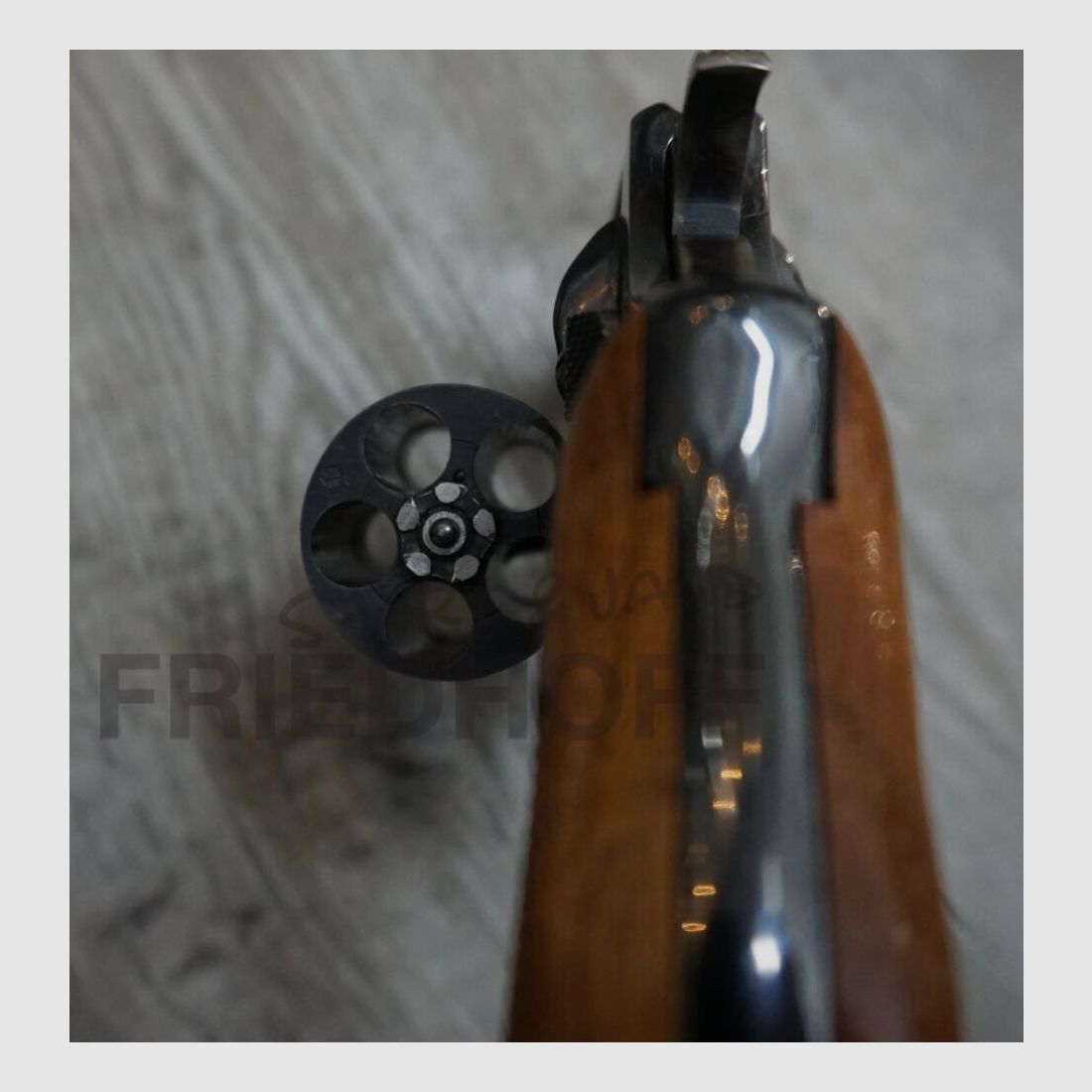 Smith & Wesson	 36