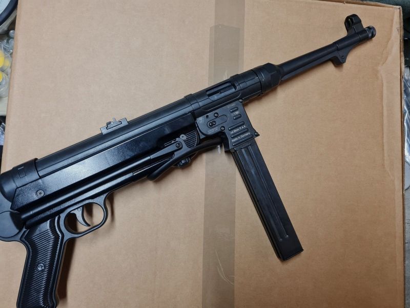 MP 40   SCHRIK SCHOT
