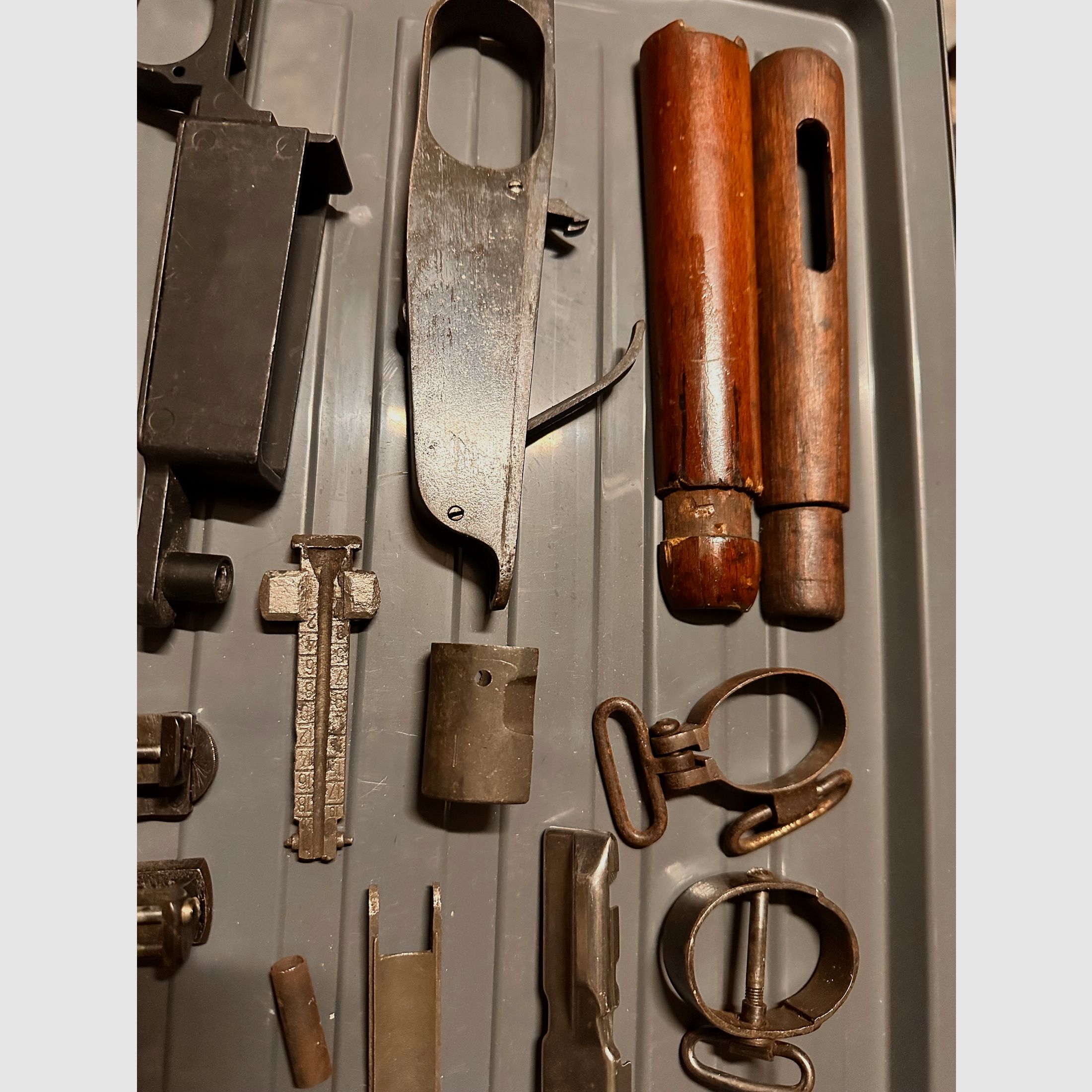 okucia starych karabinów metalowych Karabiner