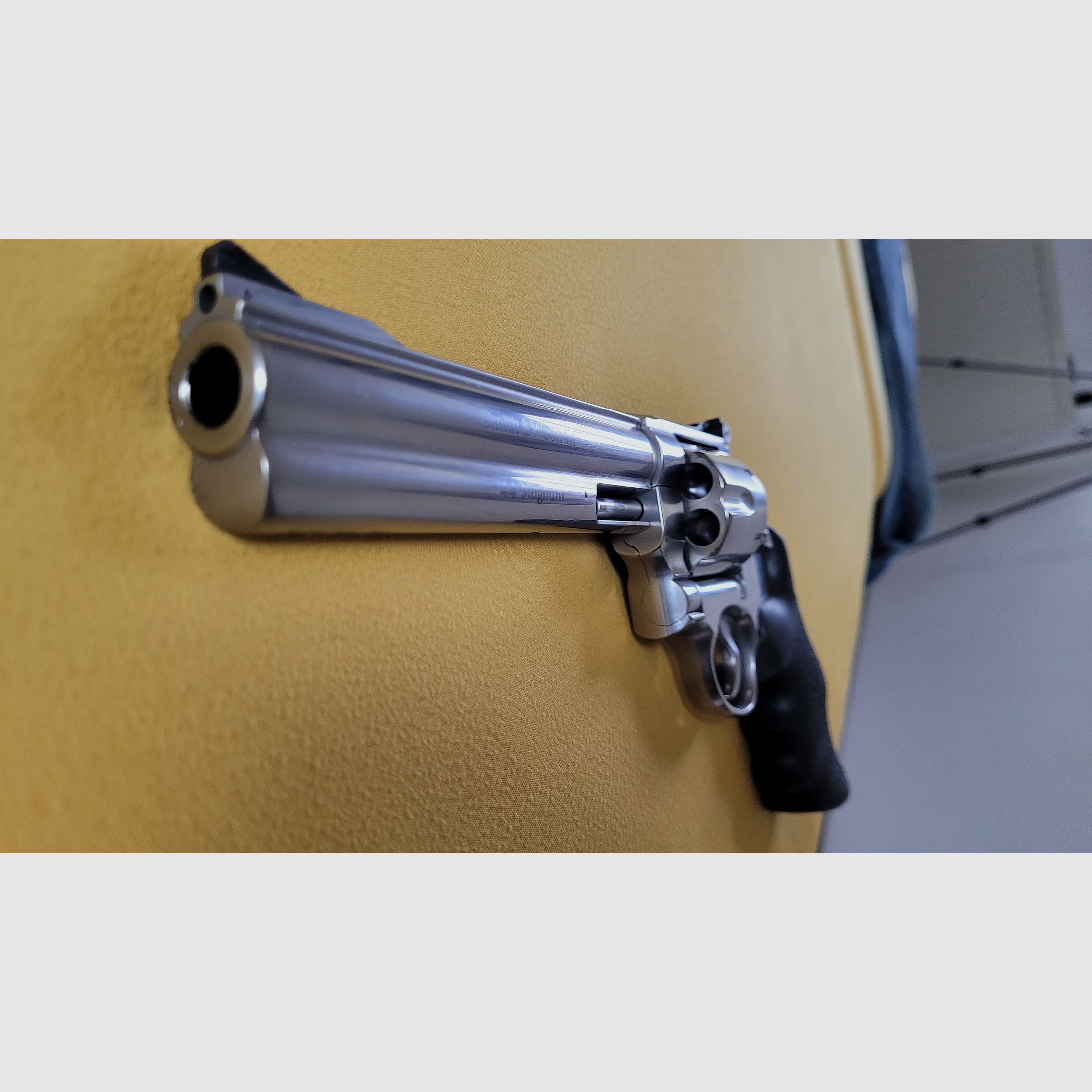 44 Magnum Smith & Wesson Revolver 629-5 Classic