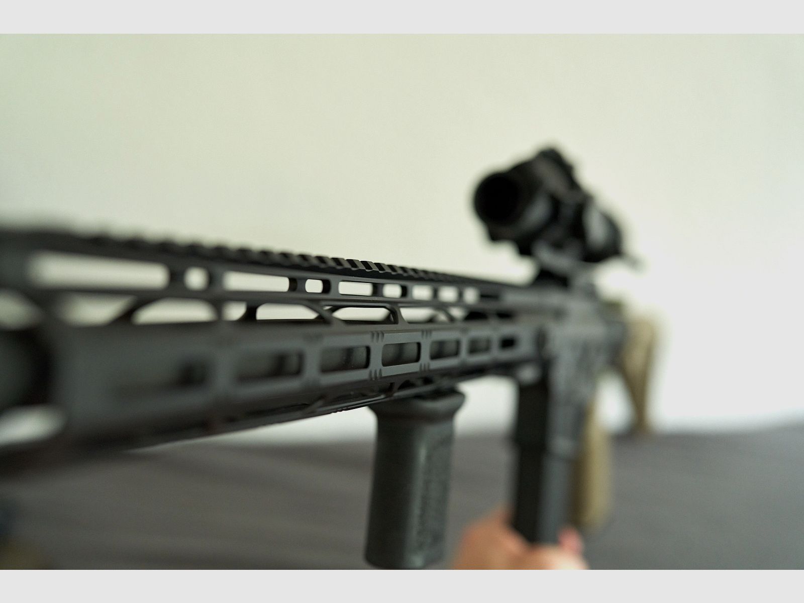 Tippmann Arms M4-22 LTE OD-Green .22 lr – ottime condizioni, circa 25 colpi, accessori Vortex/Hera/Magpul